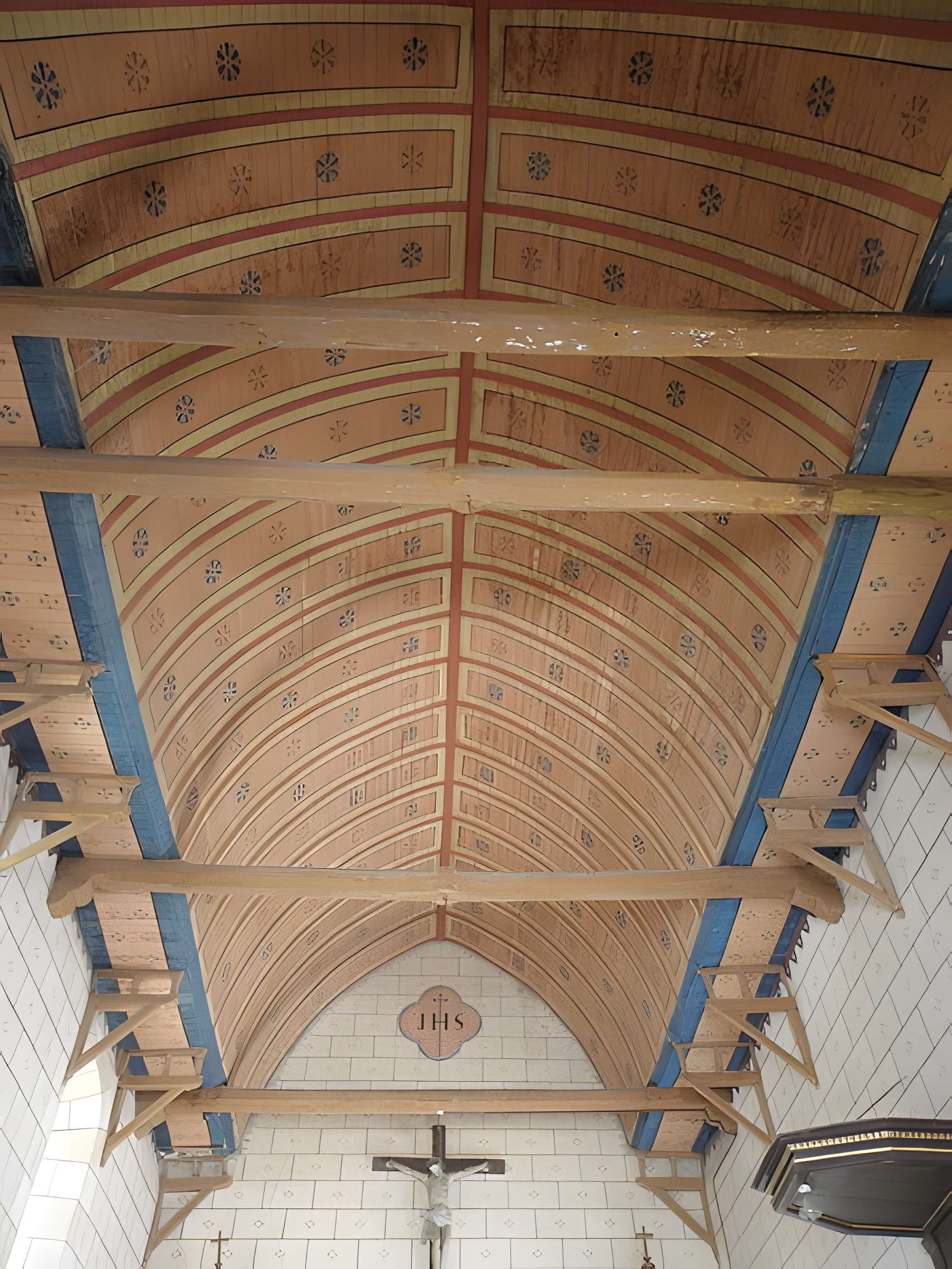 Église Saint-Loup du Lou-du-Lac