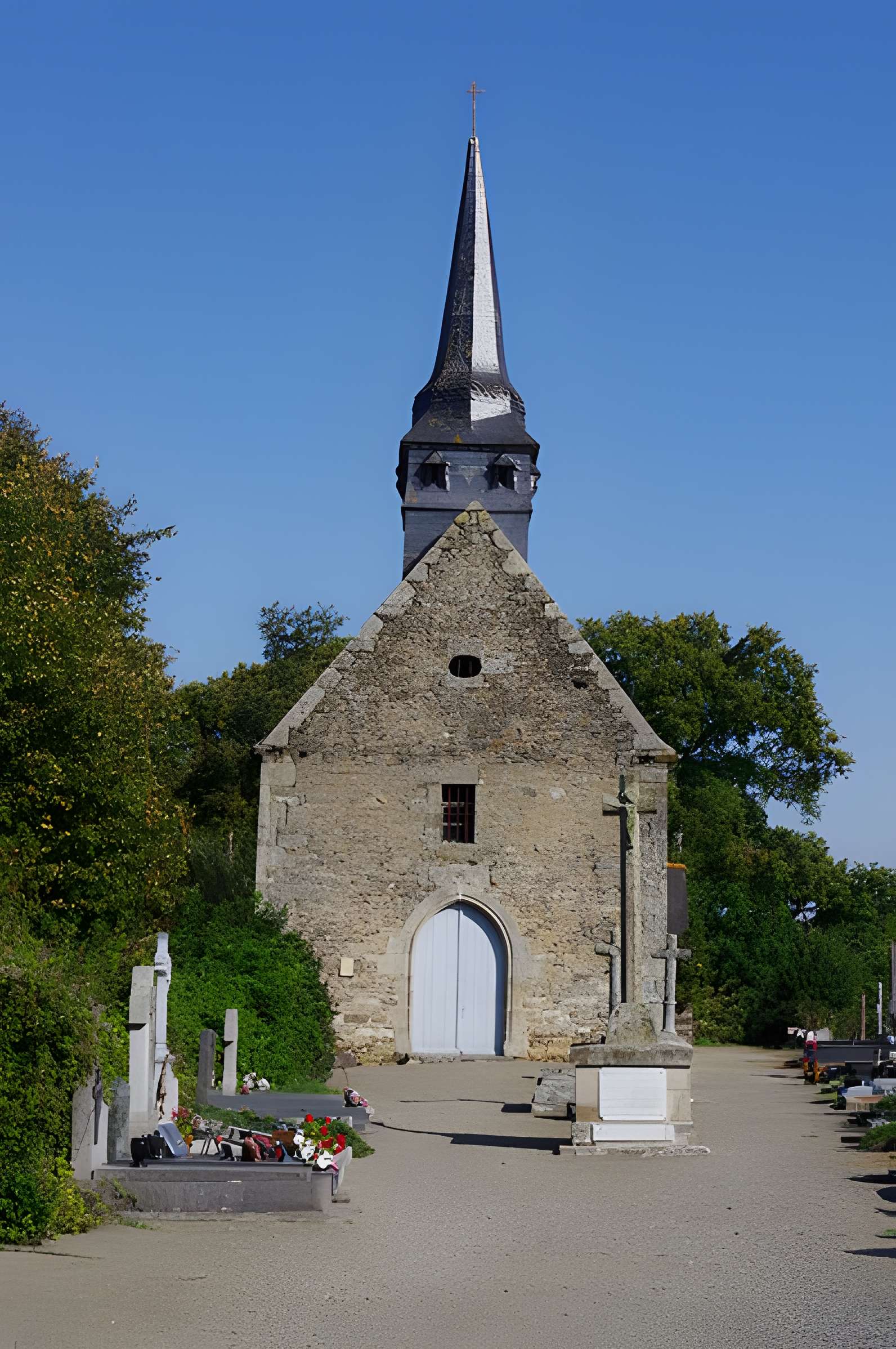 Église Saint-Loup du Lou-du-Lac