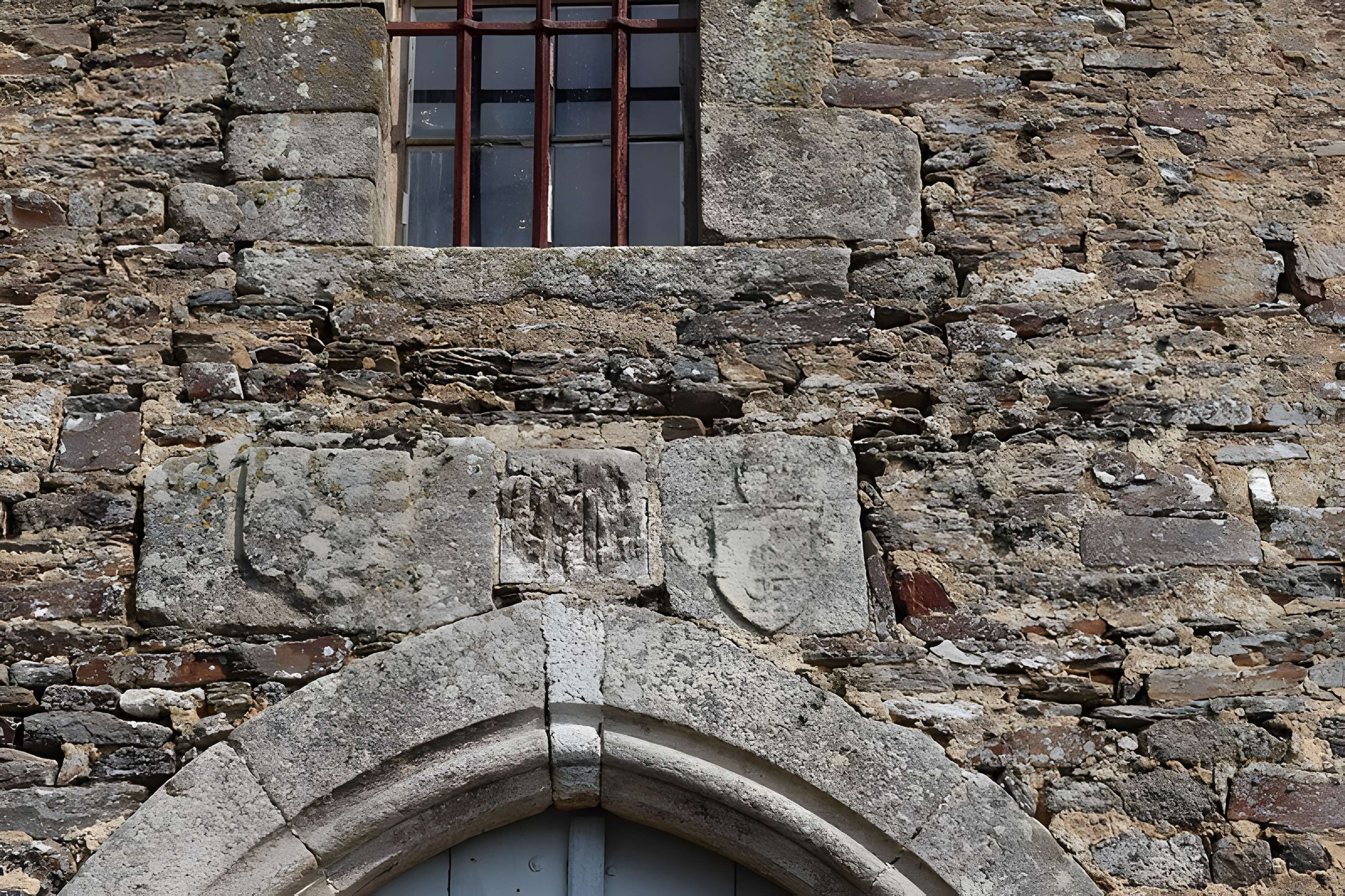 Église Saint-Loup du Lou-du-Lac