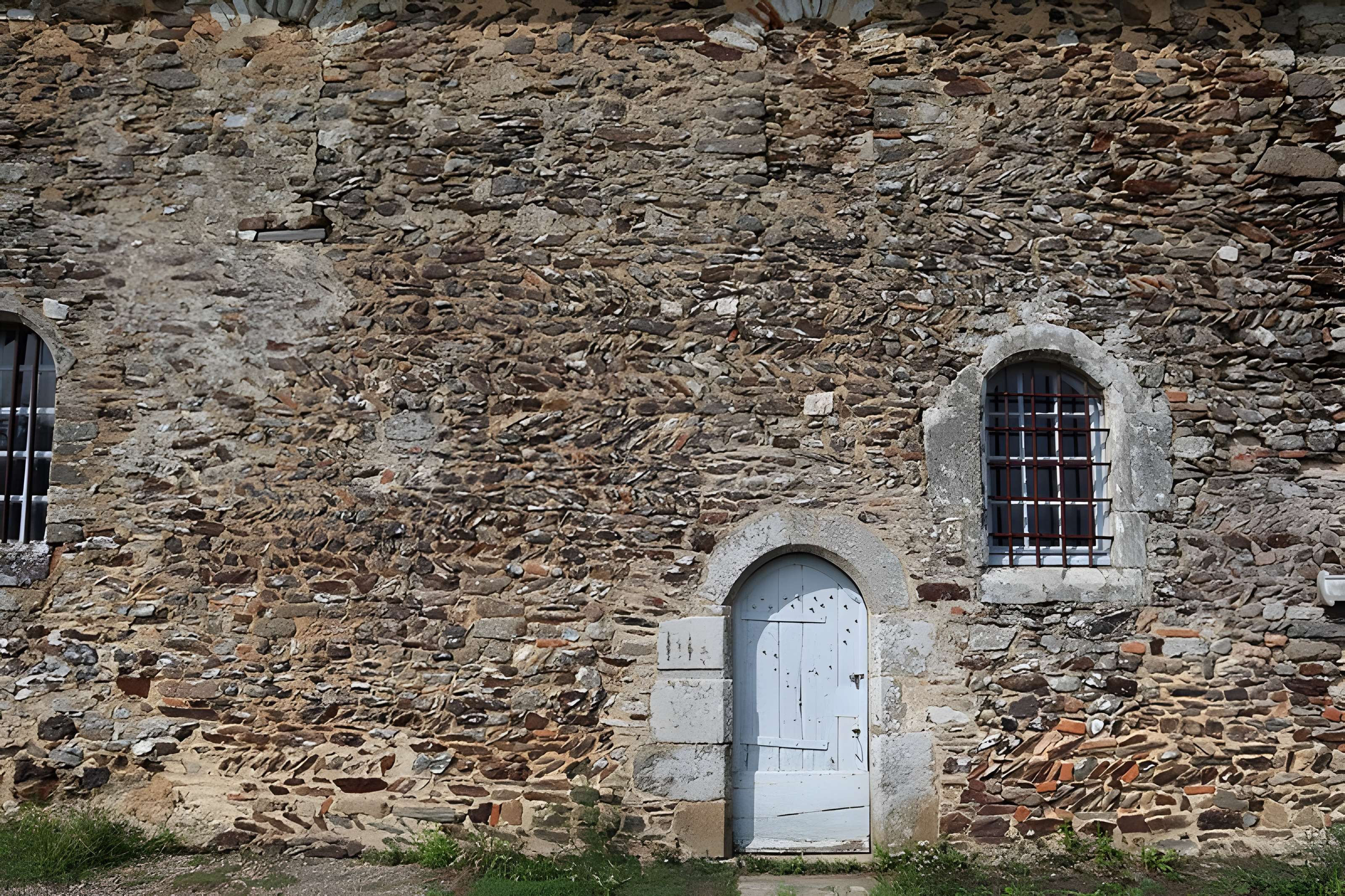 Église Saint-Loup du Lou-du-Lac