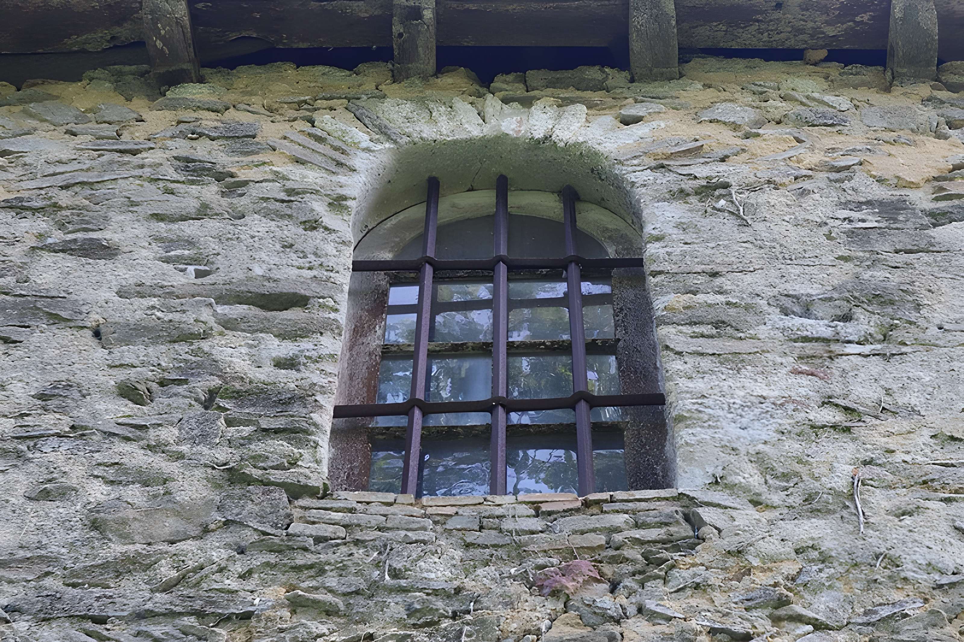 Église Saint-Loup du Lou-du-Lac