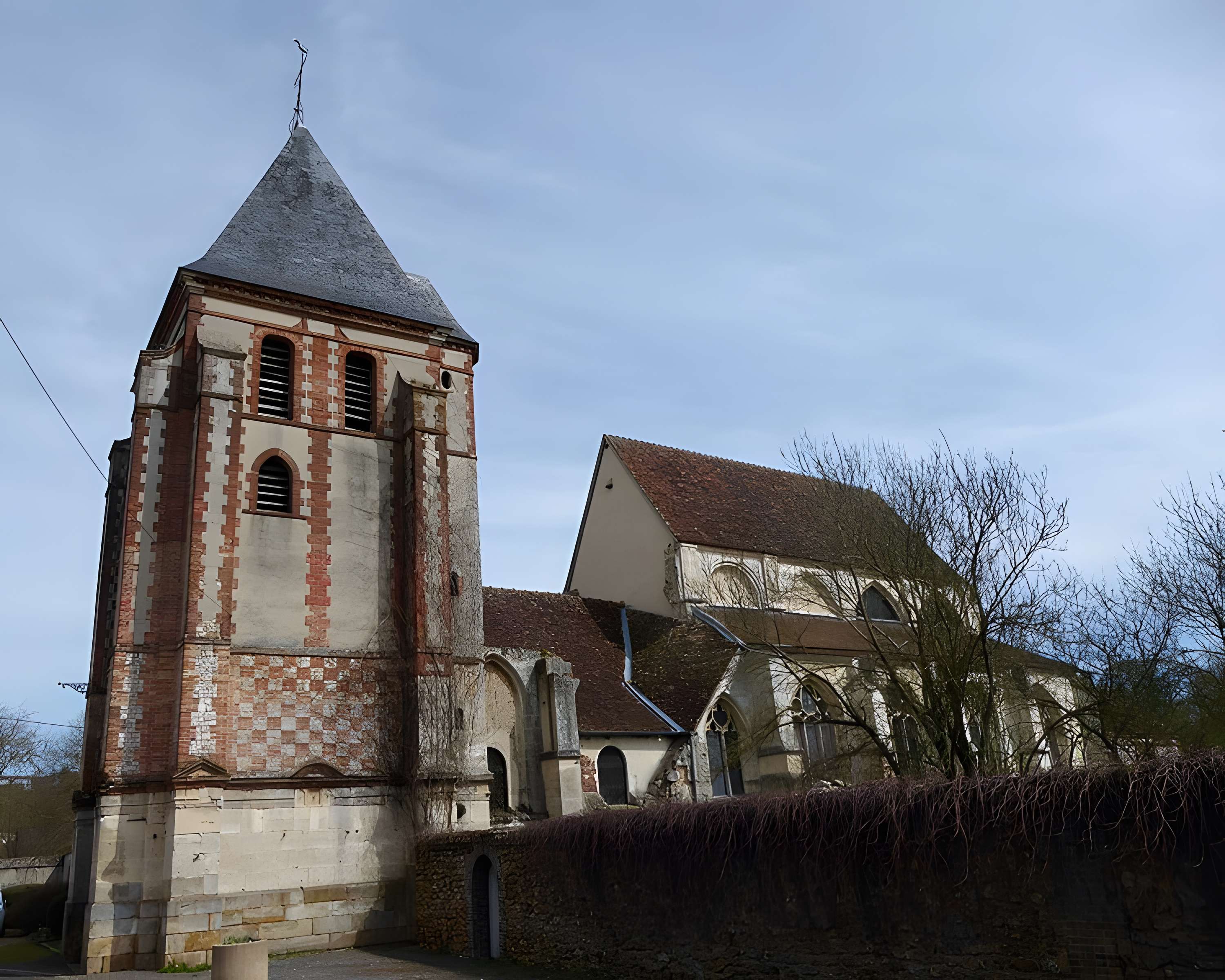 Église Saint-Lubin de Saint-Lubin-des-Joncherets