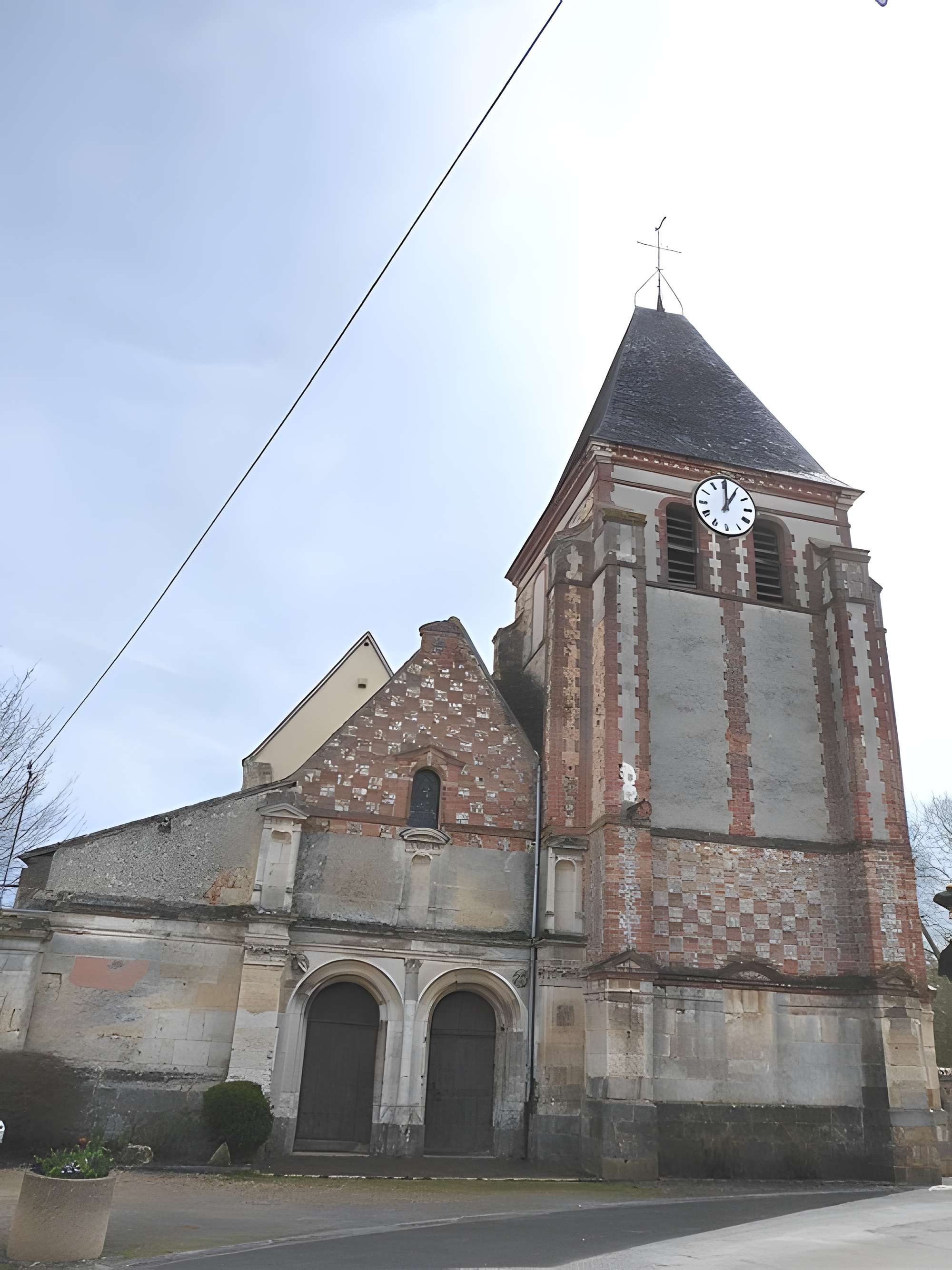Église Saint-Lubin de Saint-Lubin-des-Joncherets