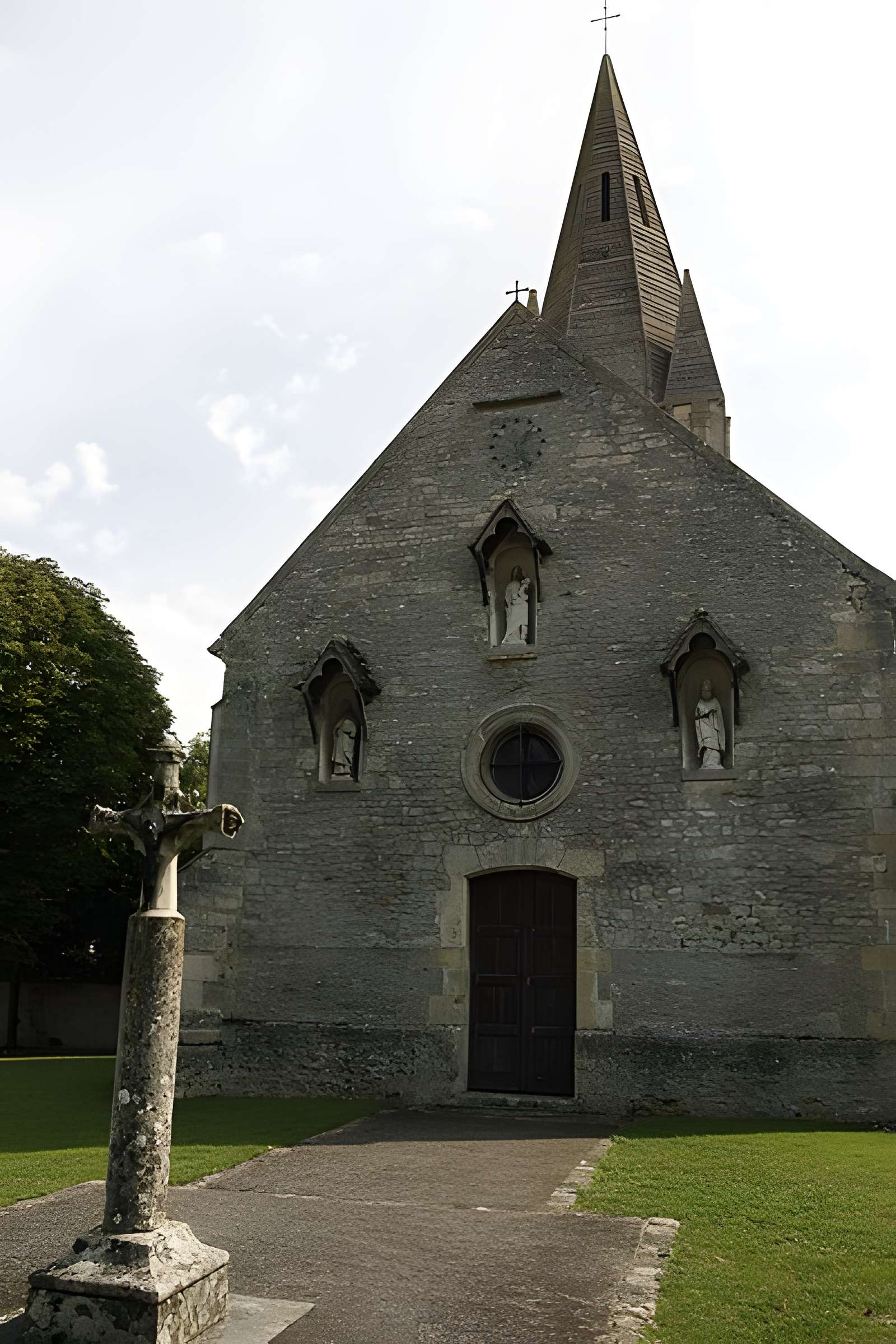 Église Saint-Lucien d'Avernes
