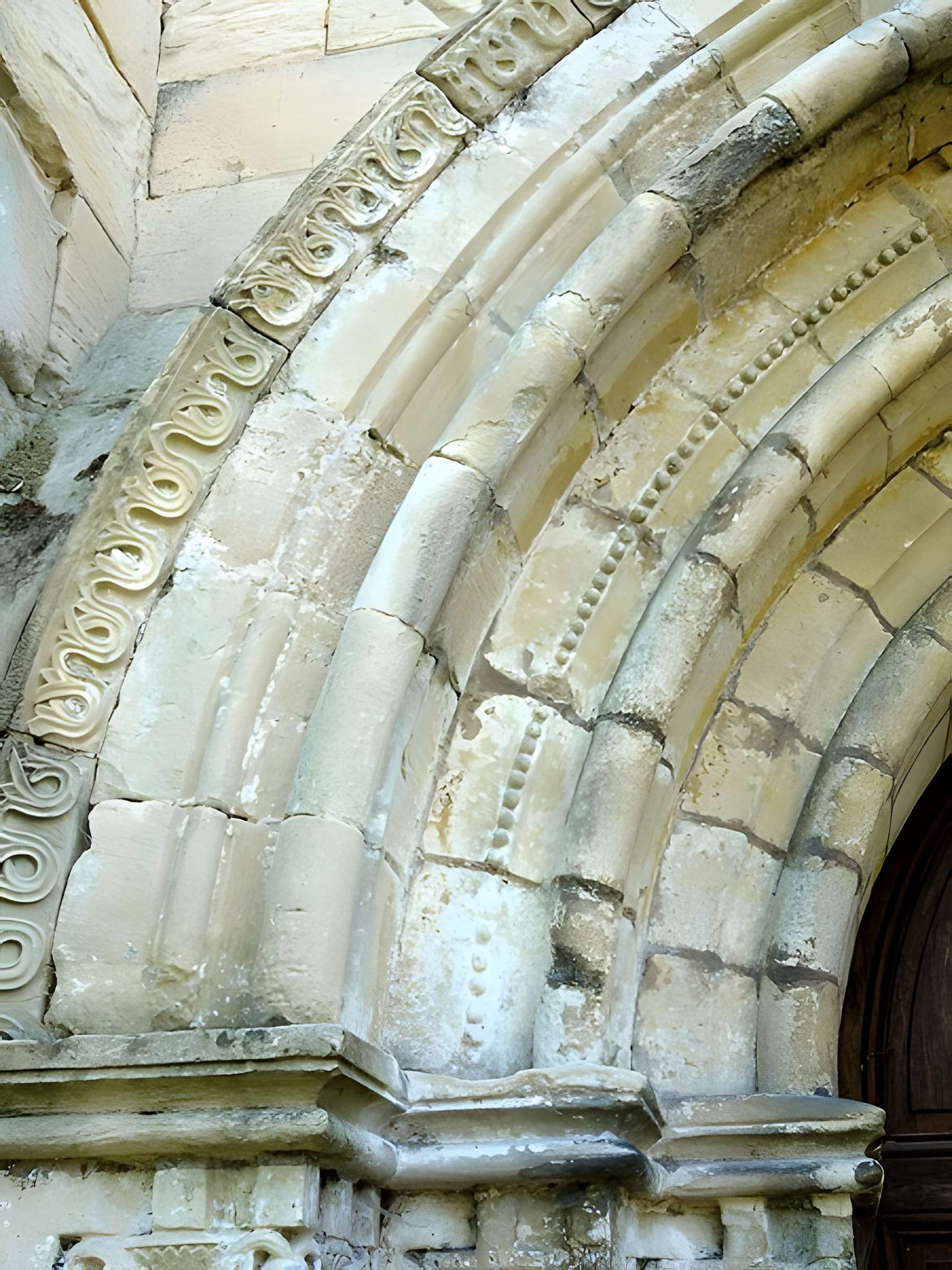 Église Saint-Lucien d'Avernes