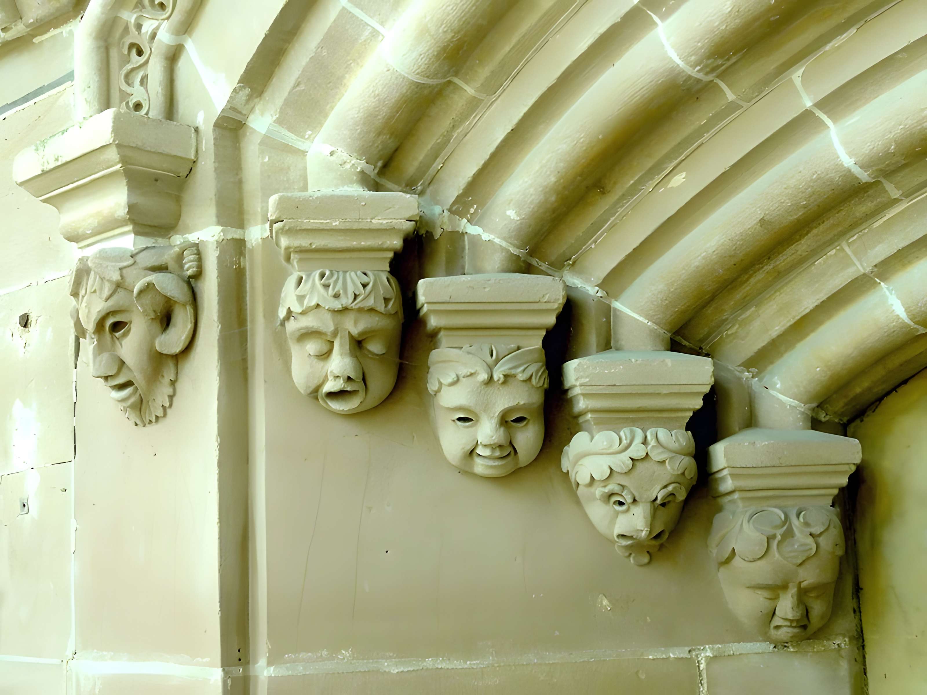 Église Saint-Lucien d'Avernes