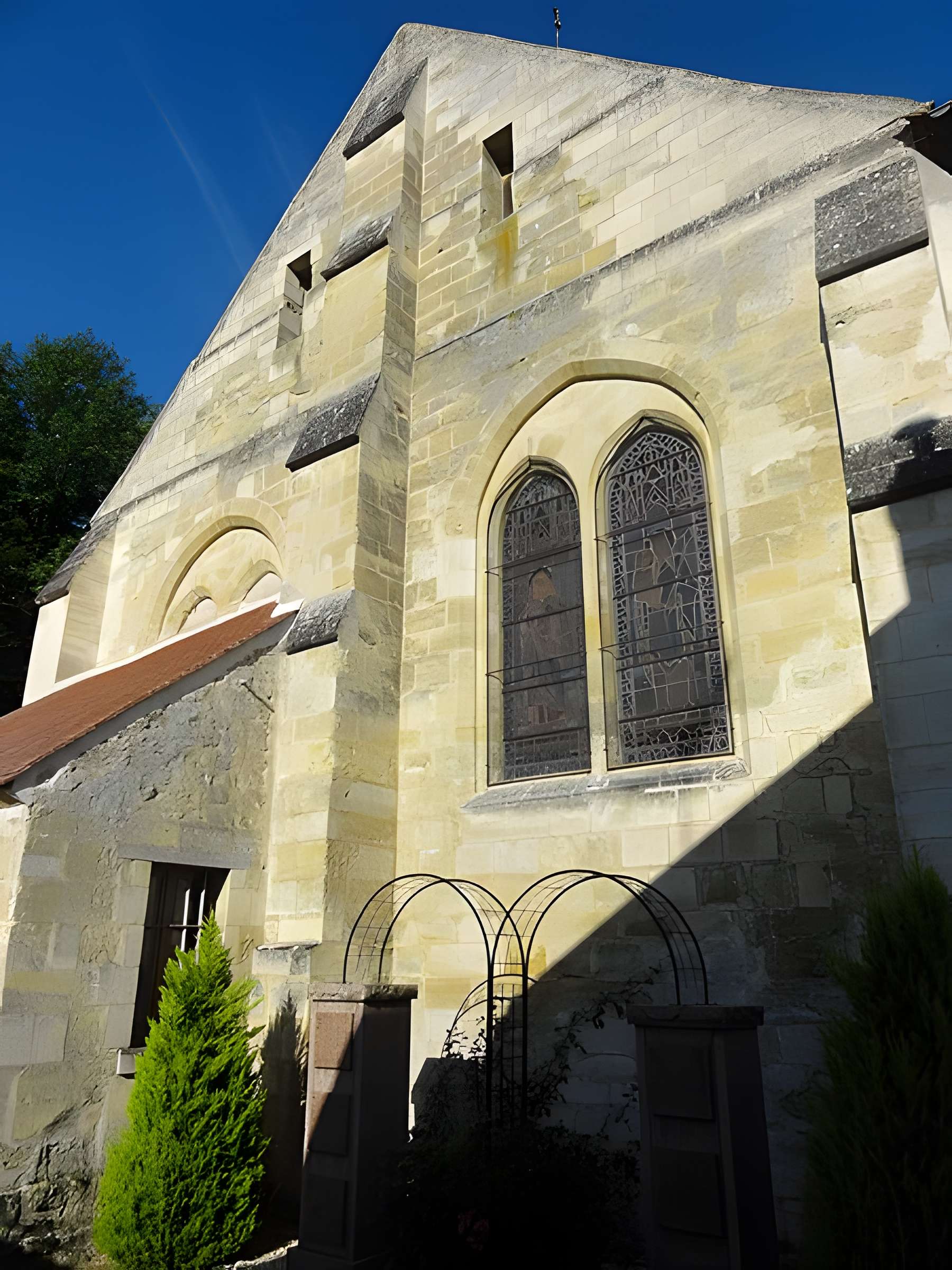 Église Saint-Lucien de Courcelles-sur-Viosne