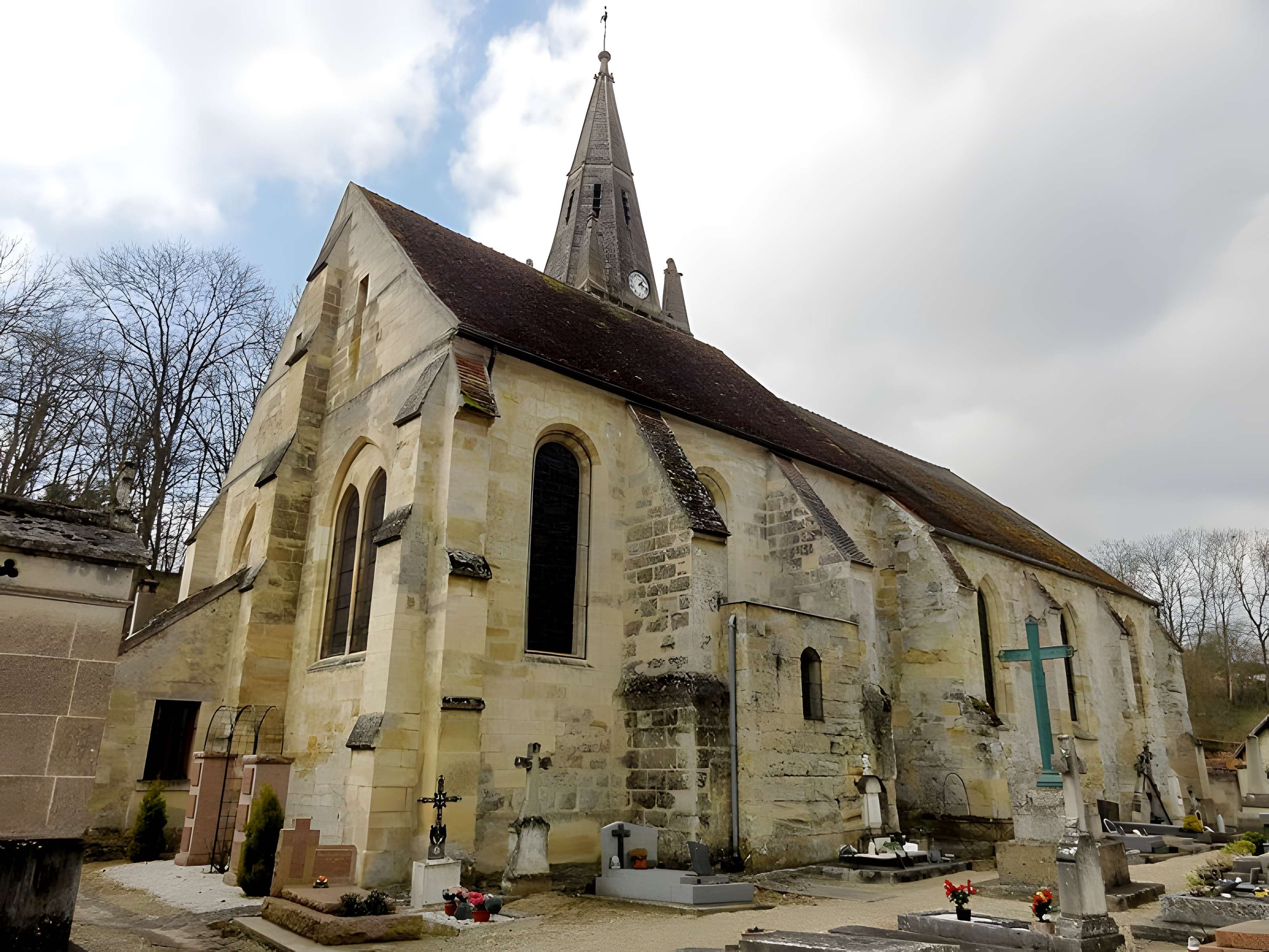 Église Saint-Lucien de Courcelles-sur-Viosne