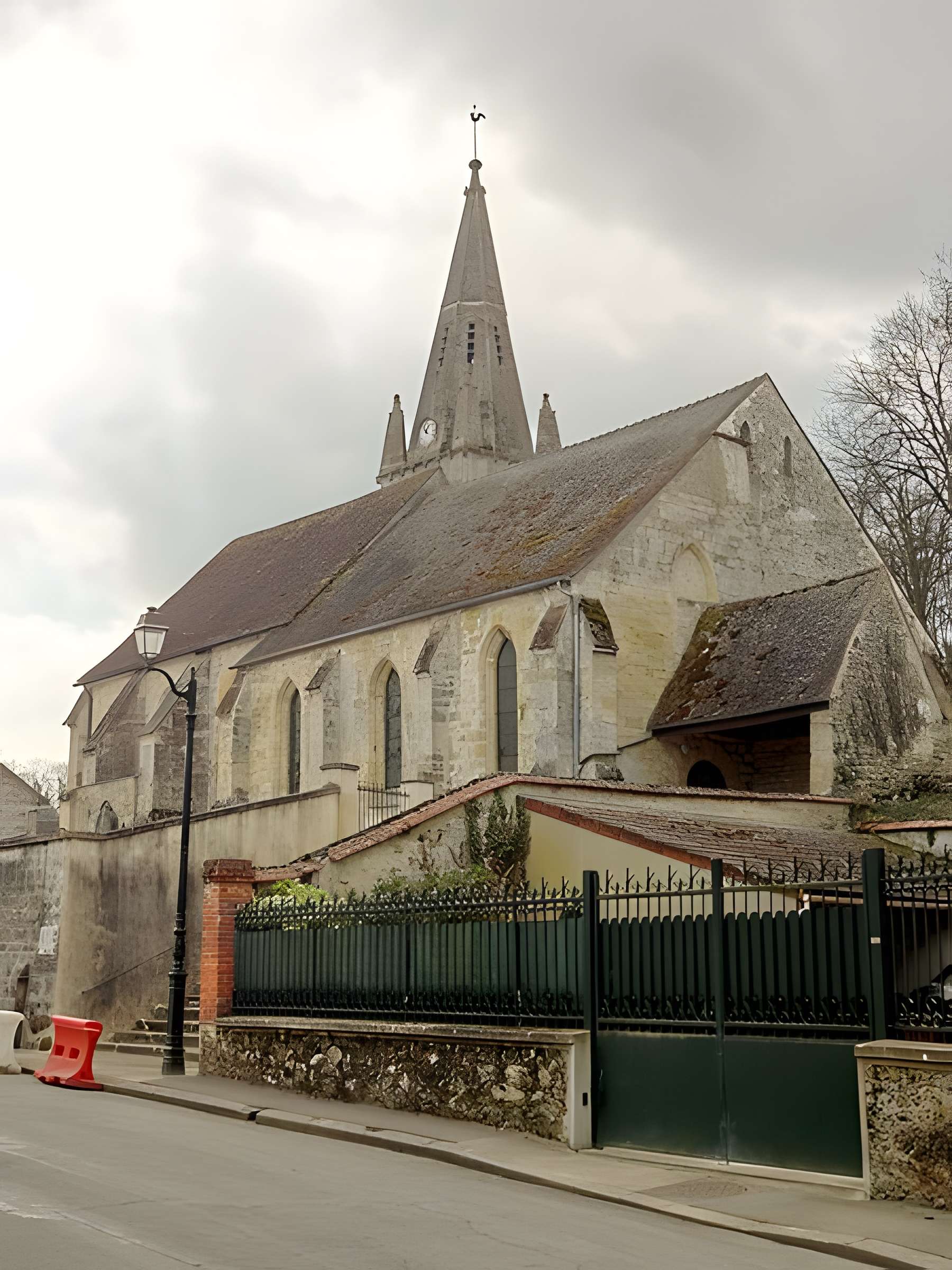 Église Saint-Lucien de Courcelles-sur-Viosne