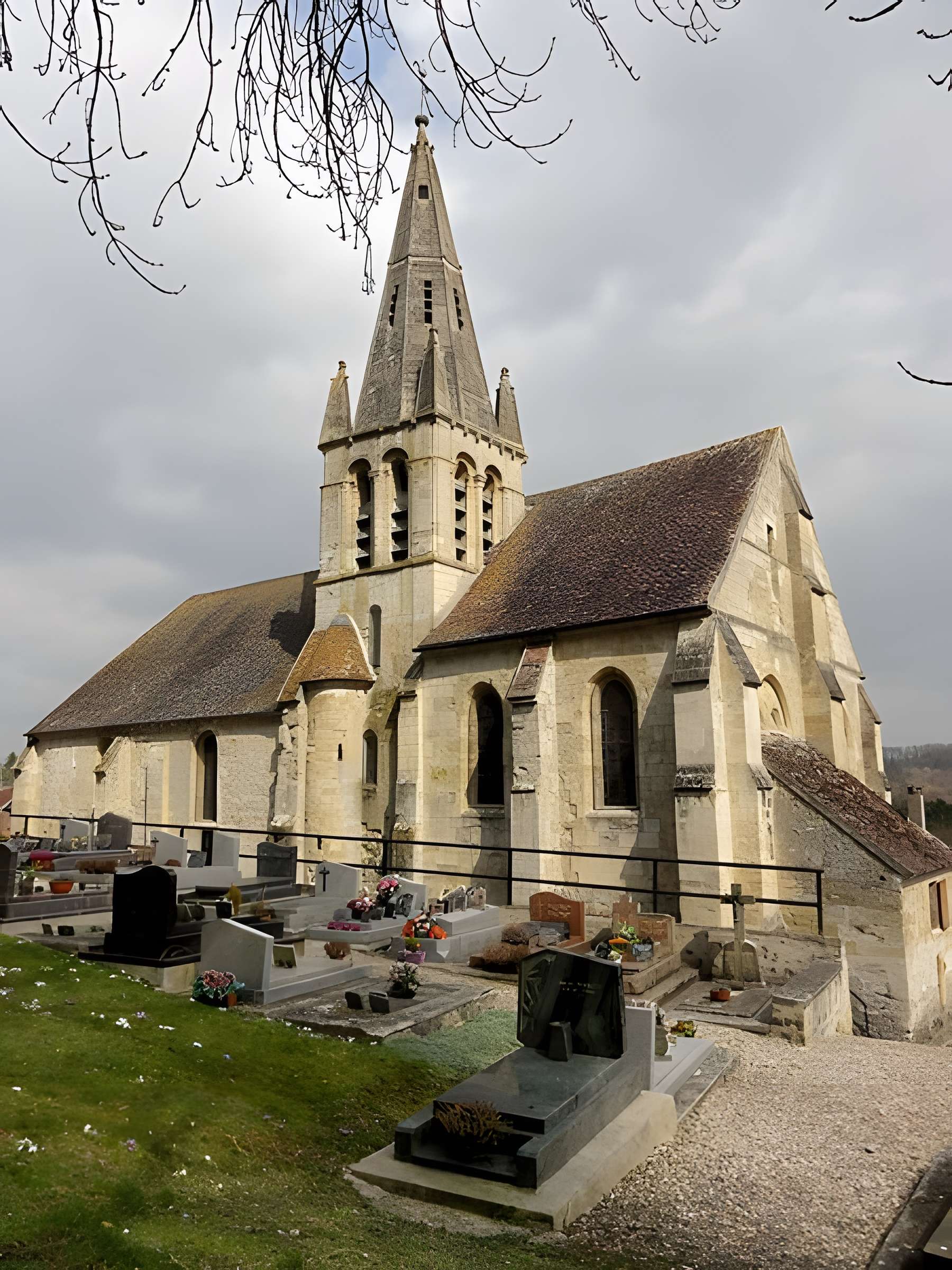 Église Saint-Lucien de Courcelles-sur-Viosne