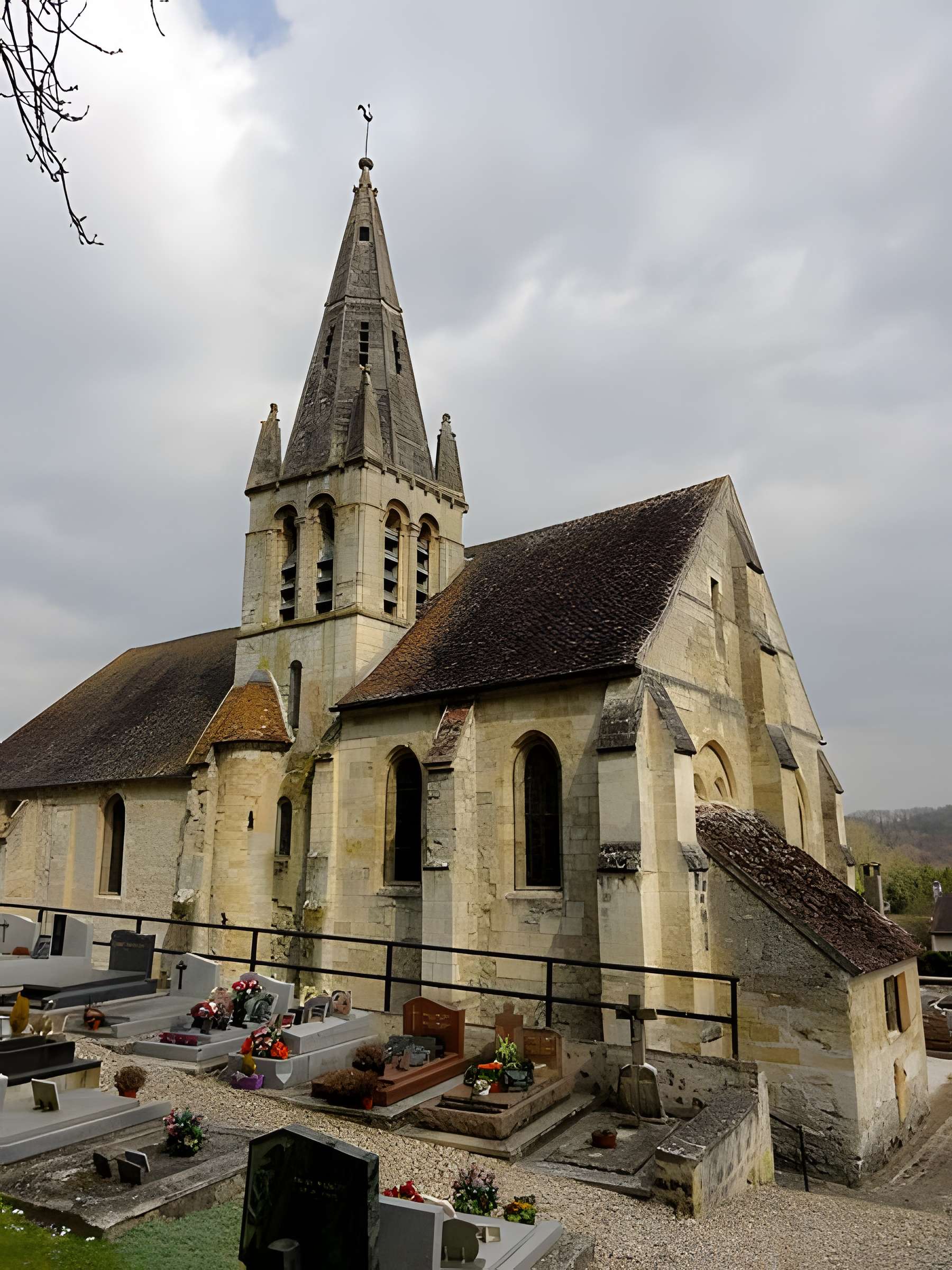 Église Saint-Lucien de Courcelles-sur-Viosne