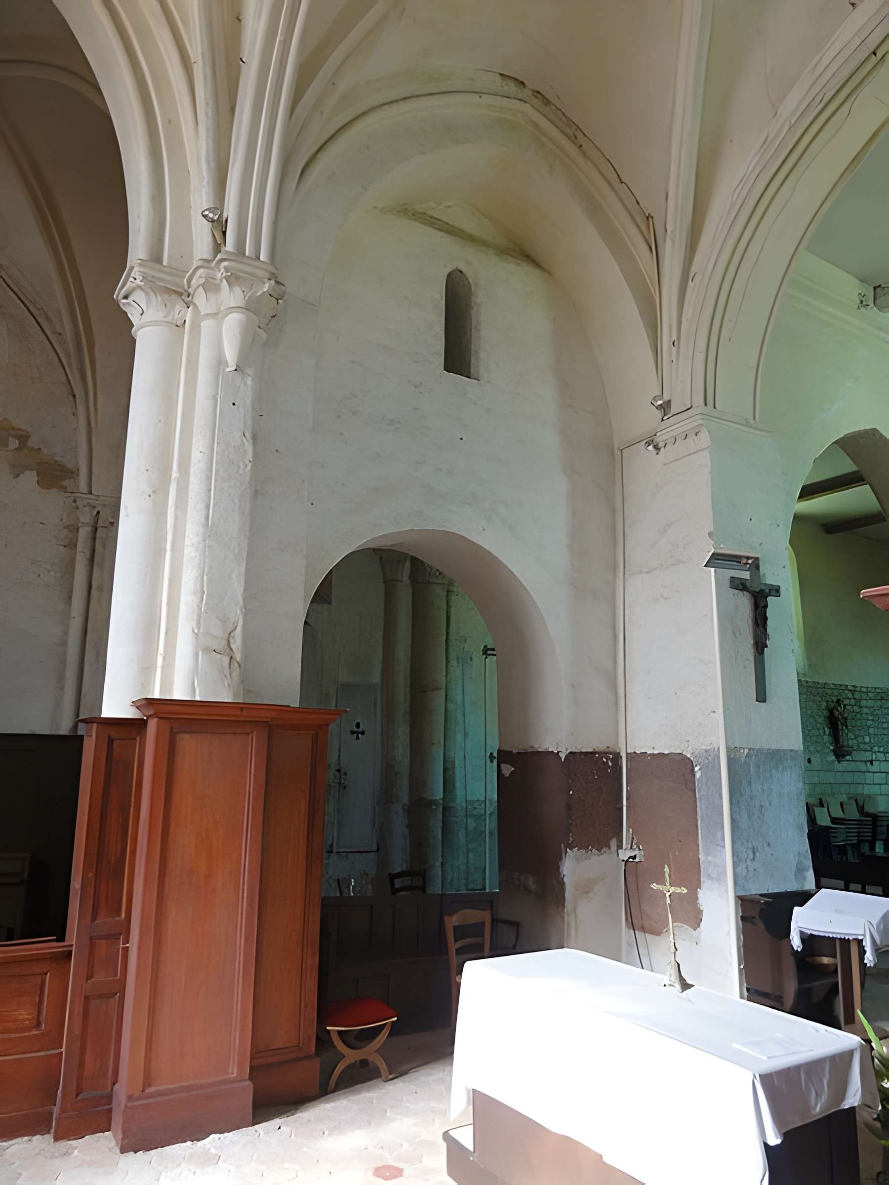 Église Saint-Lucien de Courcelles-sur-Viosne