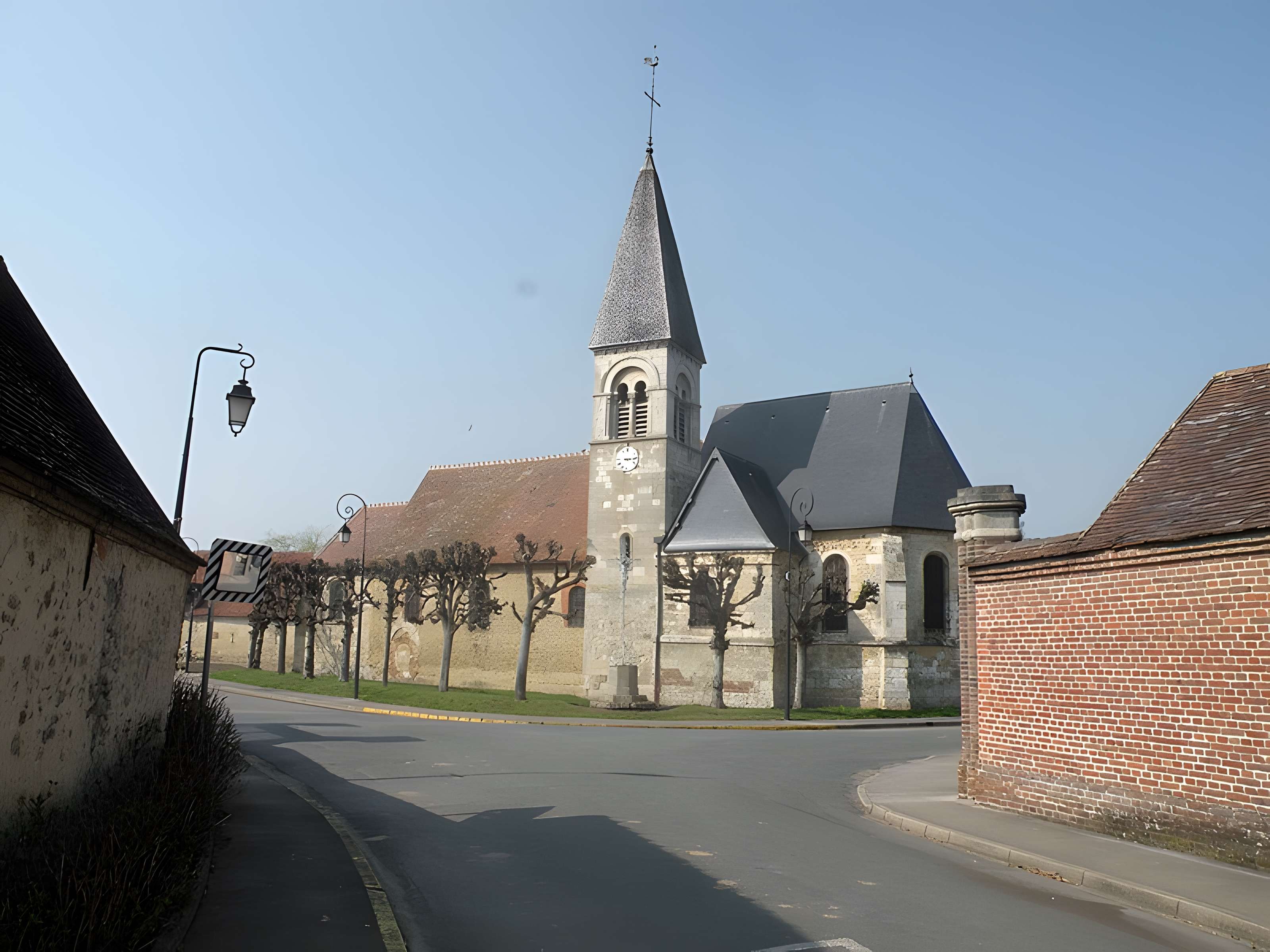 Église Saint-Lucien de Warluis