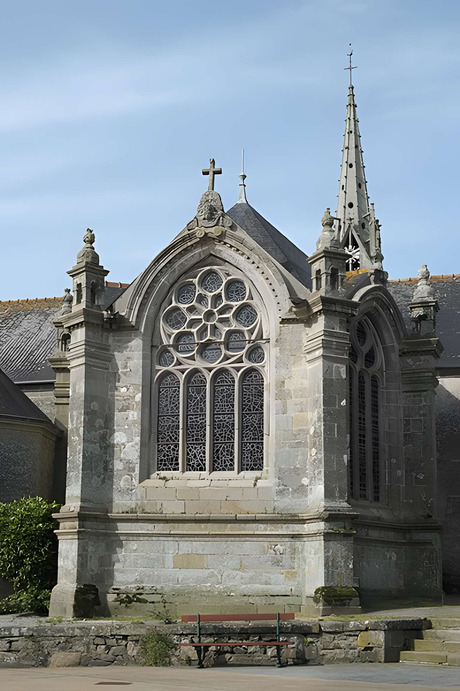 Église Saint-Mahouarn de Plomodiern
