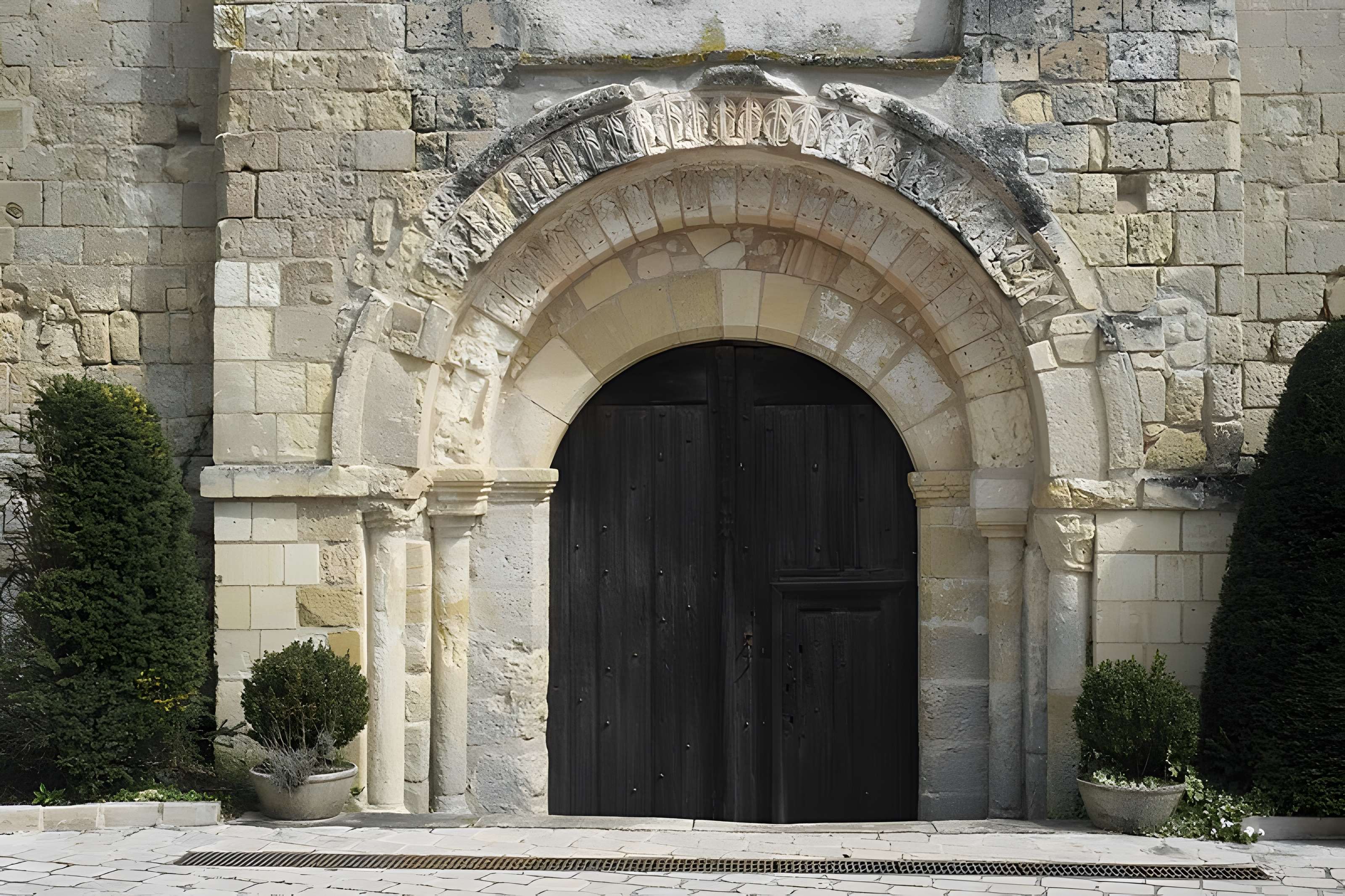 Église Saint-Mandé-Saint-Jean de Ferrière-Larçon