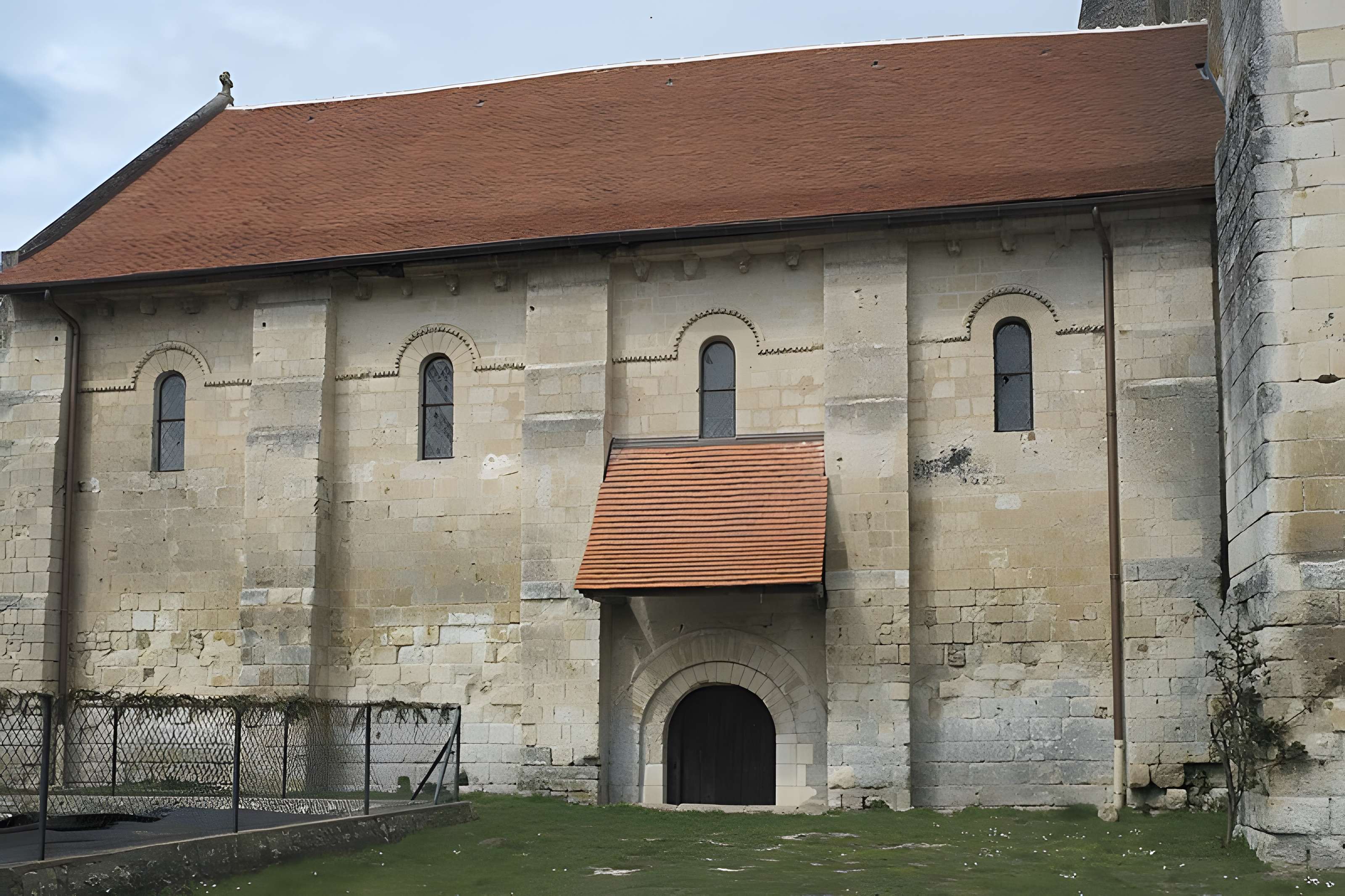 Église Saint-Mandé-Saint-Jean de Ferrière-Larçon
