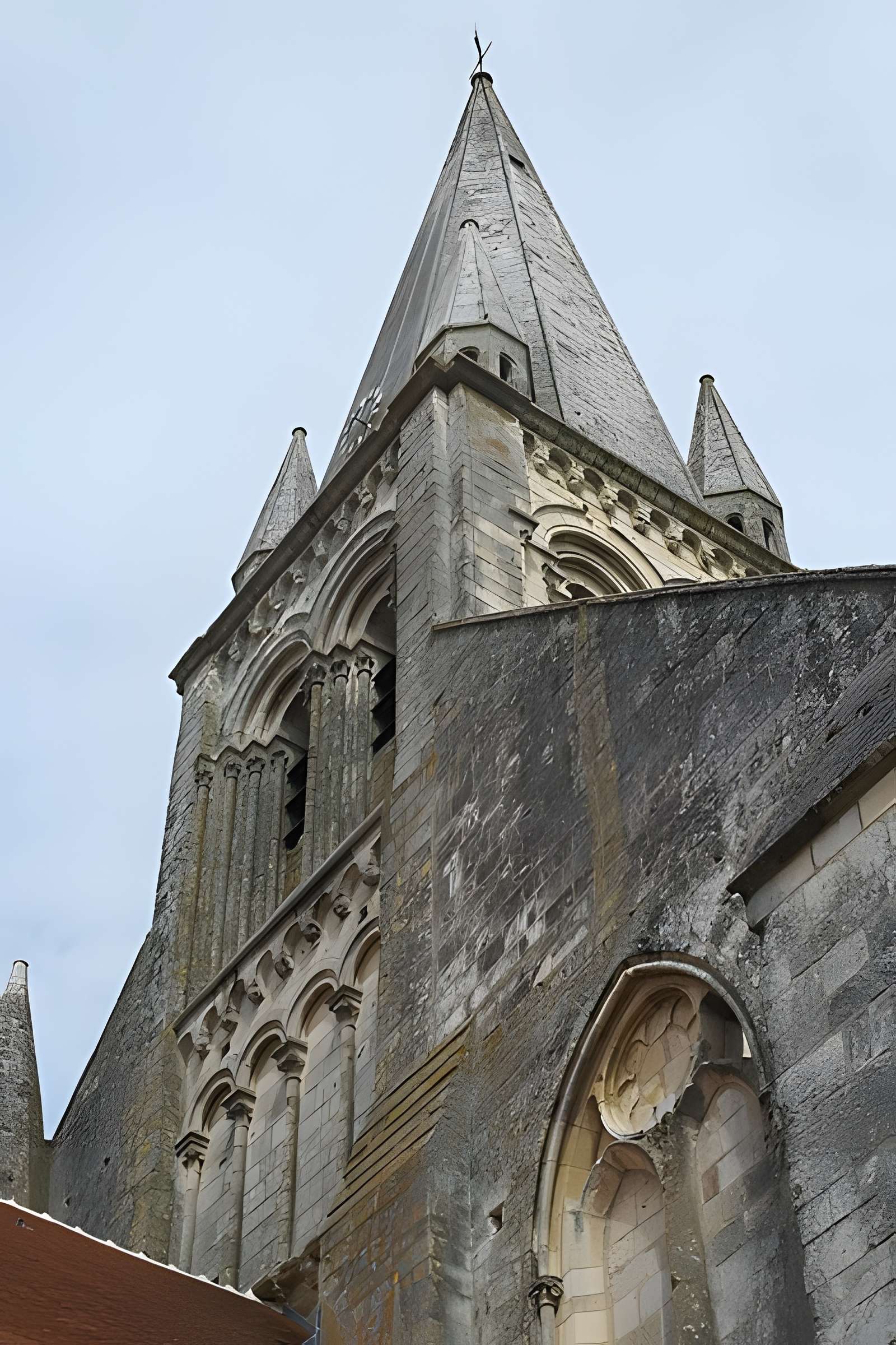 Église Saint-Mandé-Saint-Jean de Ferrière-Larçon