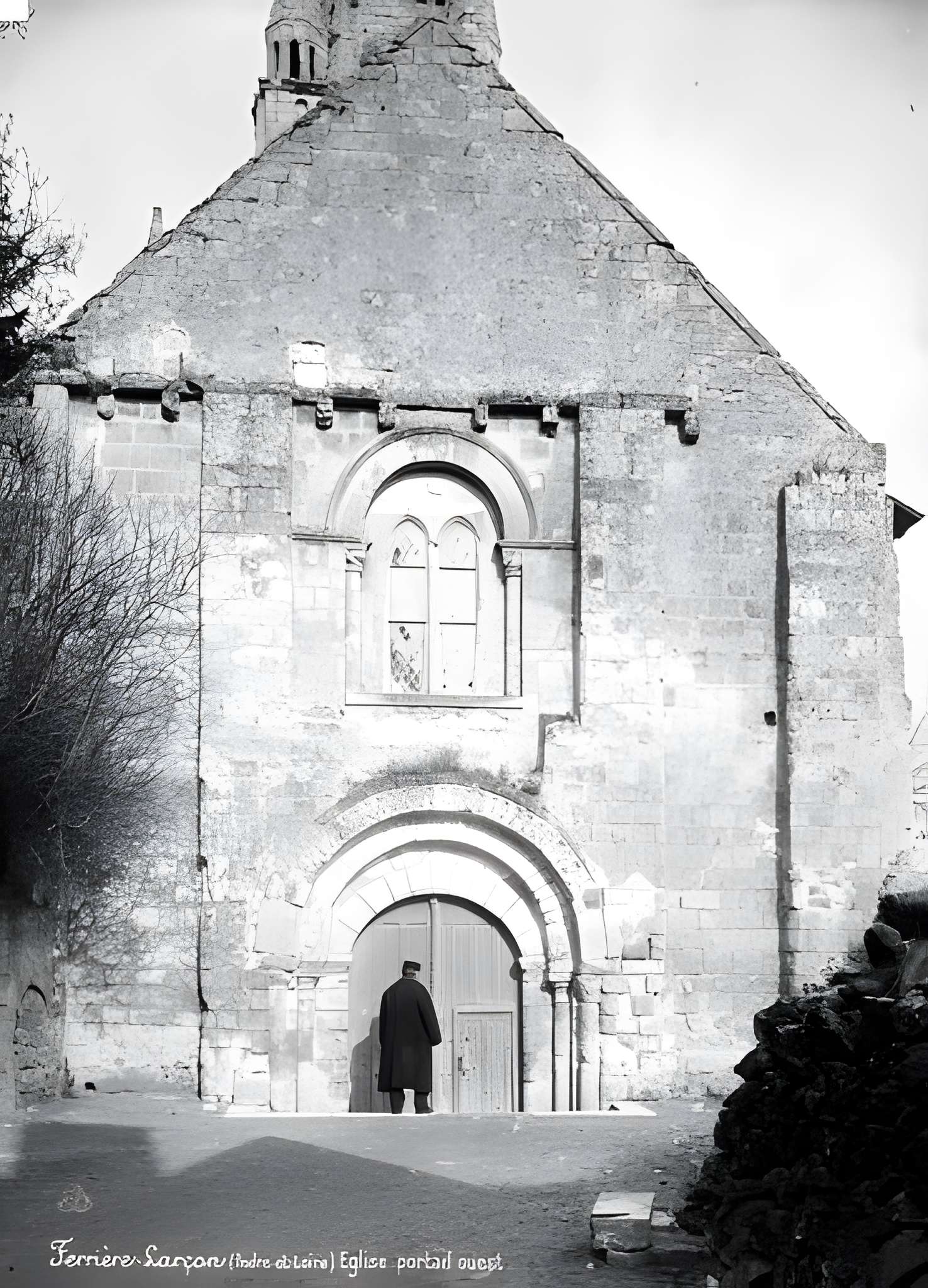 Église Saint-Mandé-Saint-Jean de Ferrière-Larçon