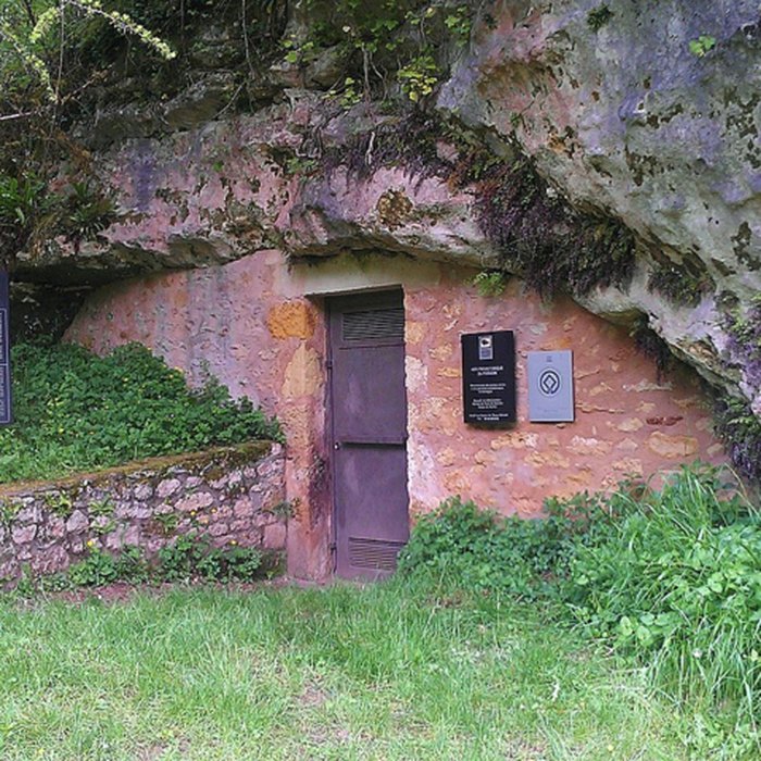 Photo de Abri à sculpture dit Abri du Poisson et abri Lartet