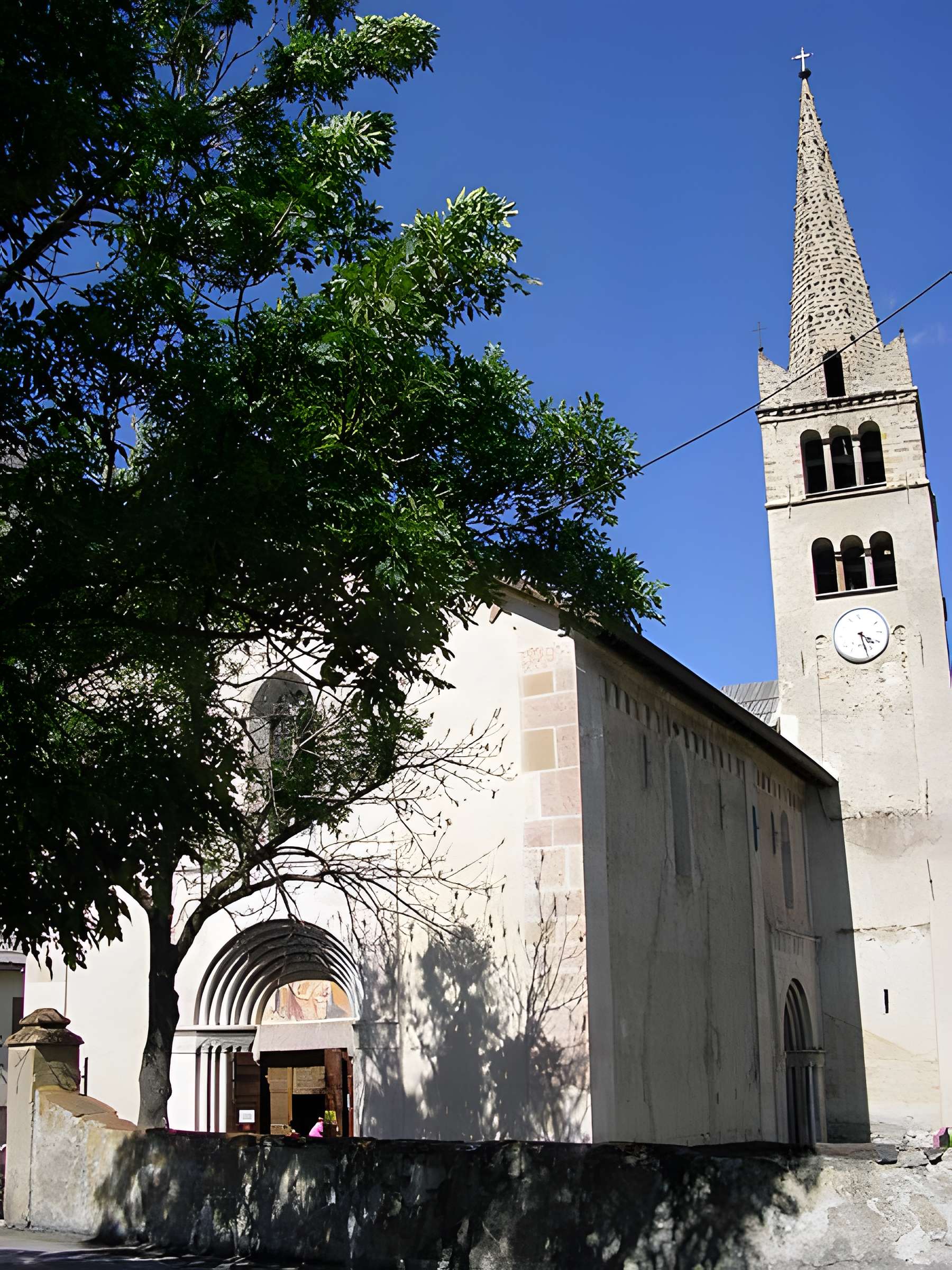Église Saint-Marcellin de Névache