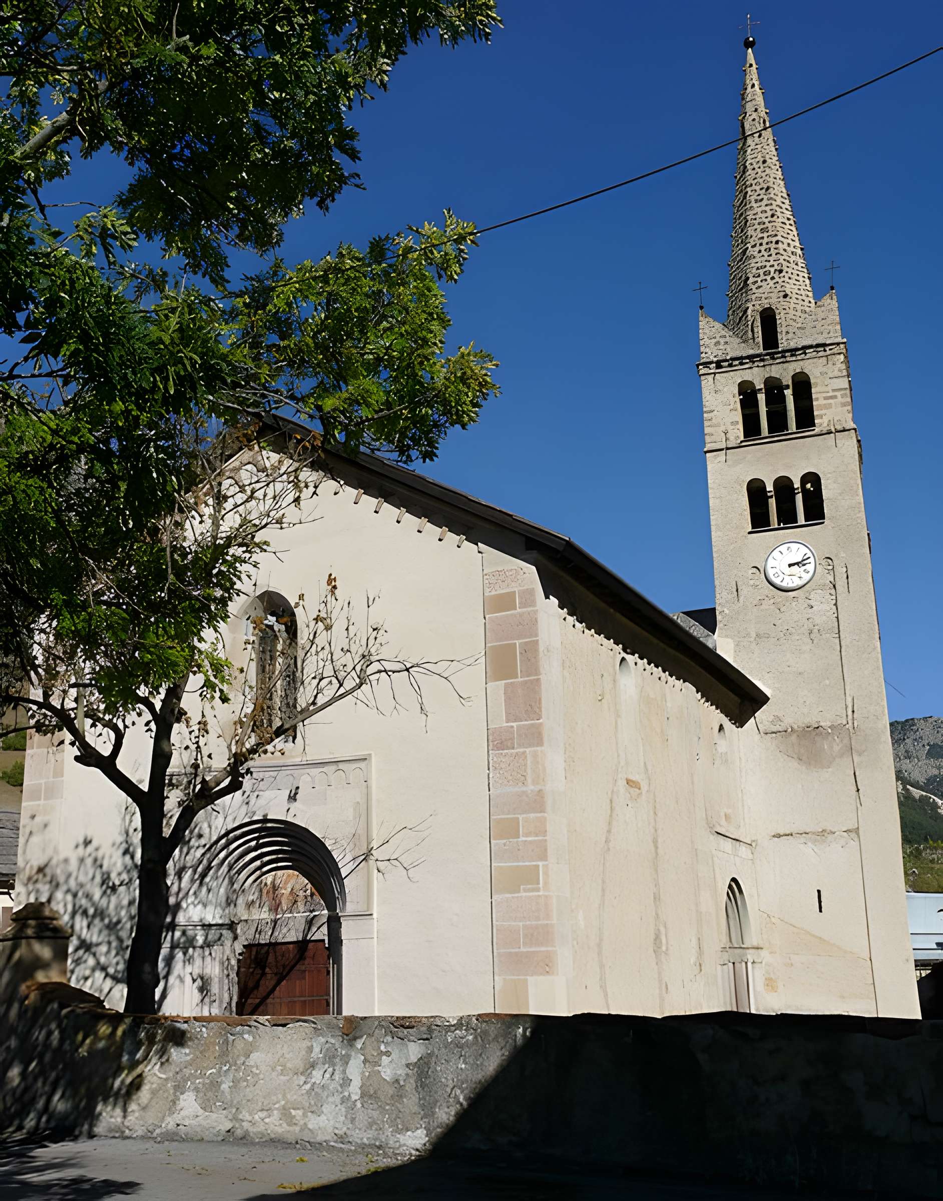 Église Saint-Marcellin de Névache