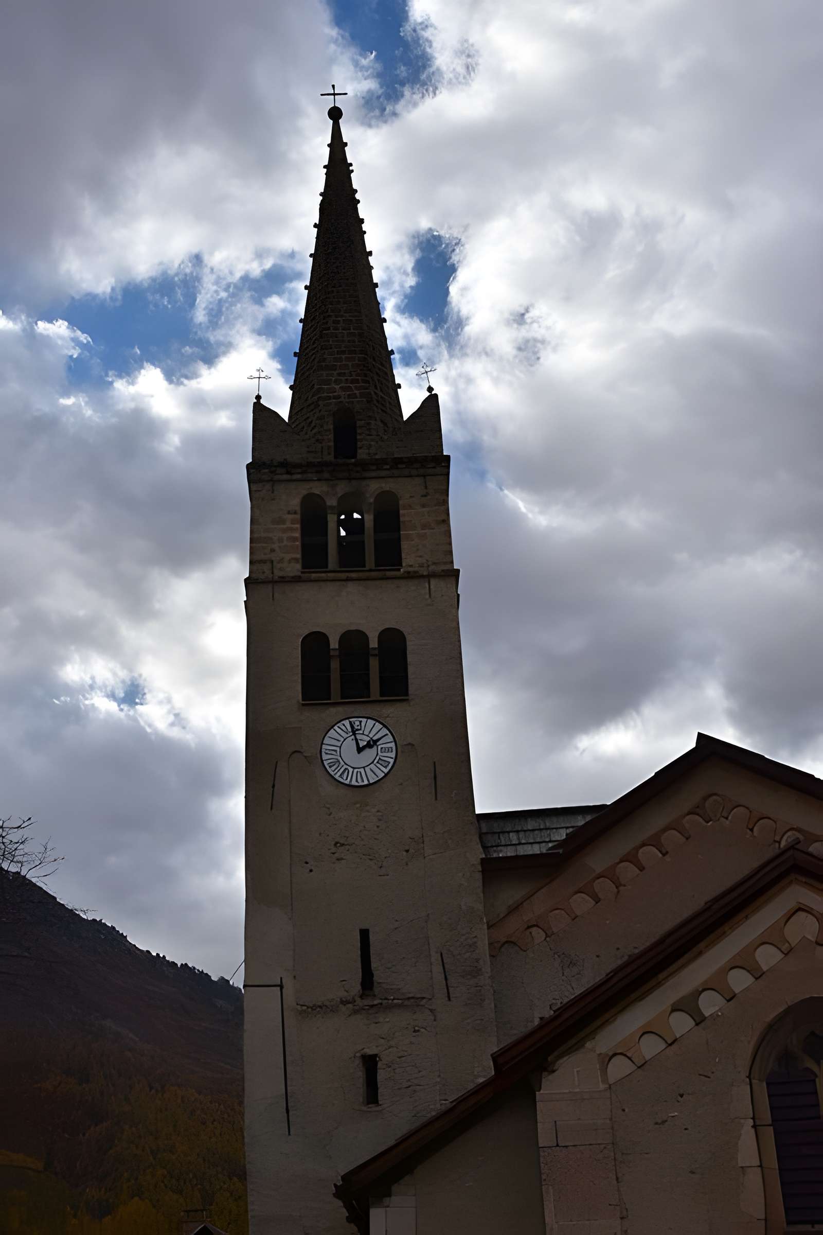Église Saint-Marcellin de Névache