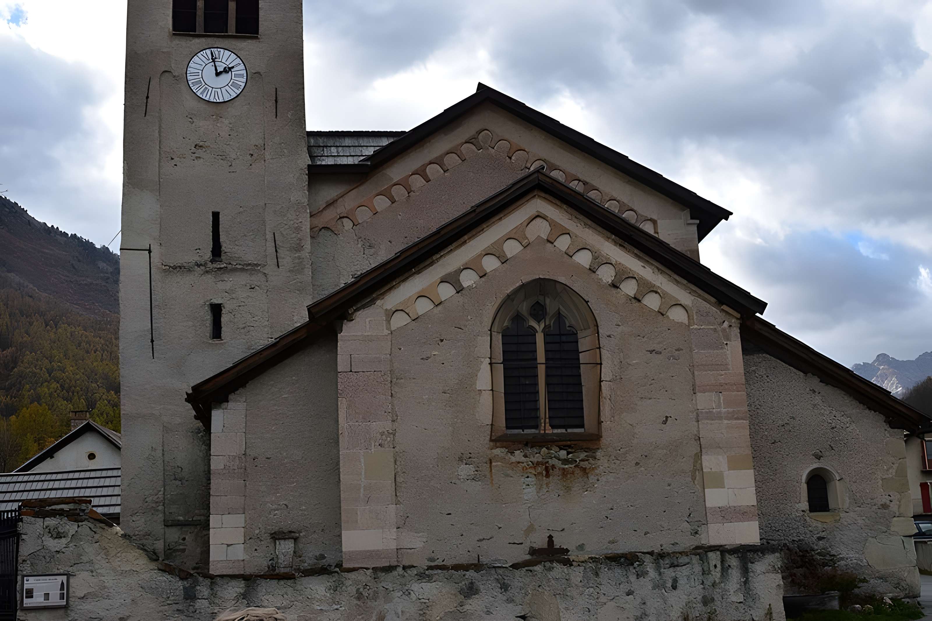 Église Saint-Marcellin de Névache