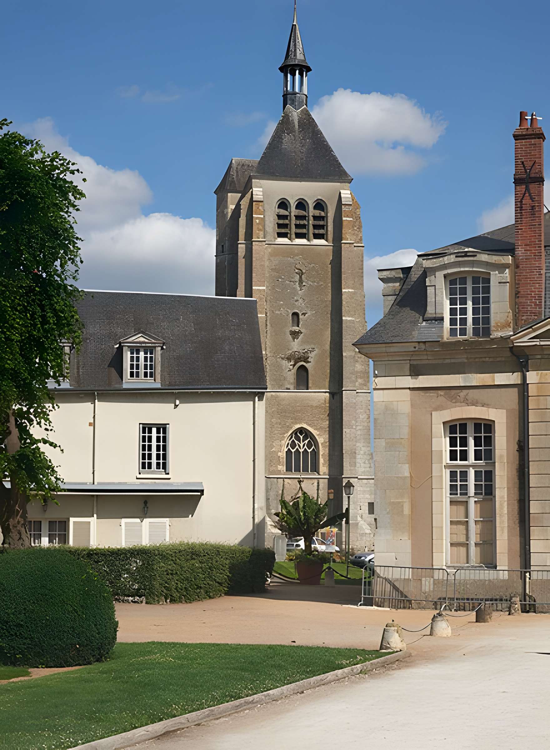 Église Saint-Martial de Châteauneuf-sur-Loire