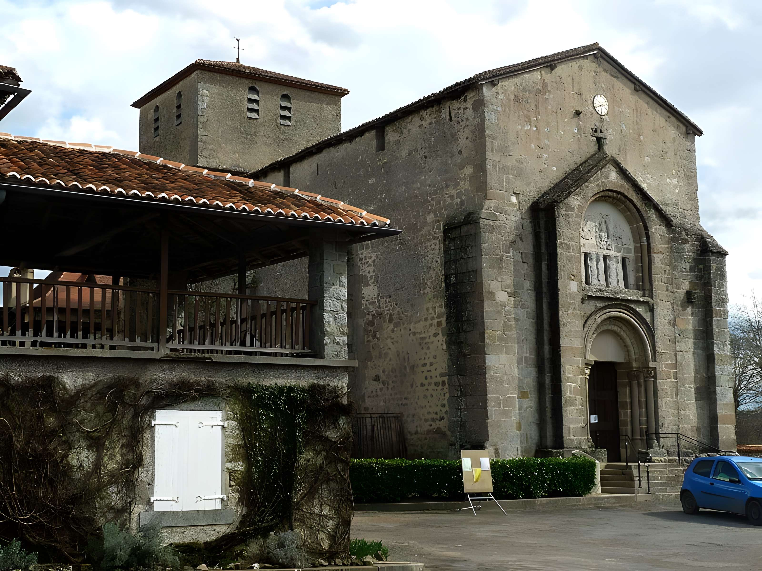 Église Saint-Martial de Manot