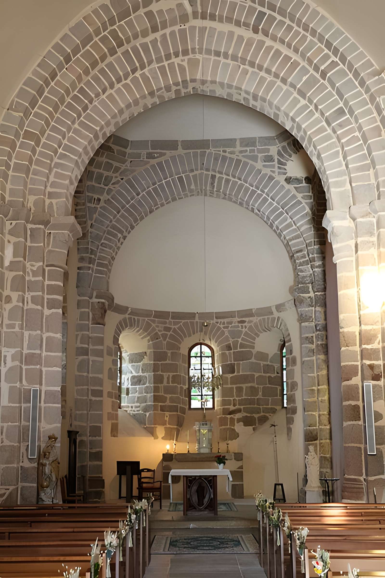 Église Saint-Martial de Manot