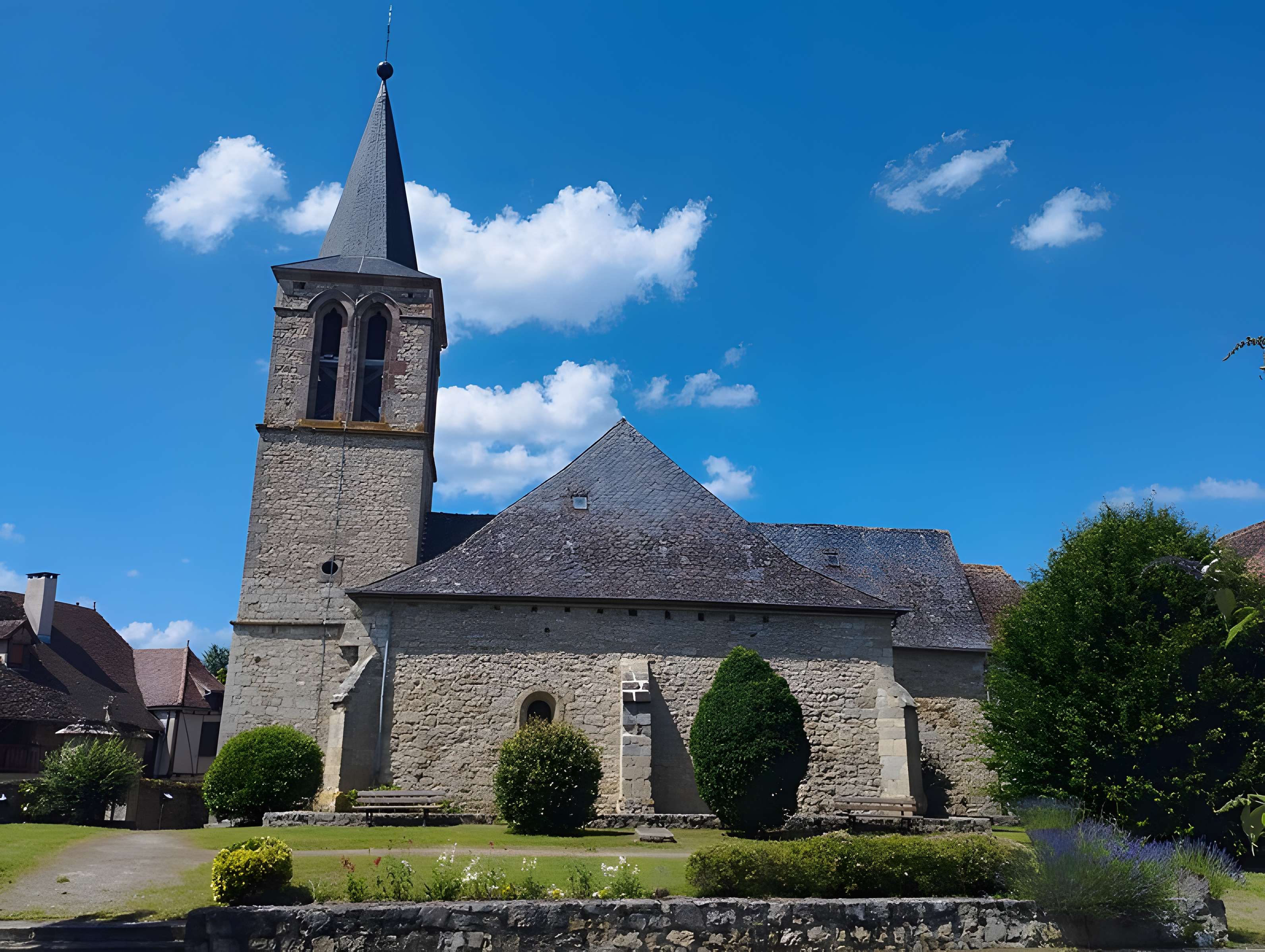 Église Saint-Martial de Tauriac