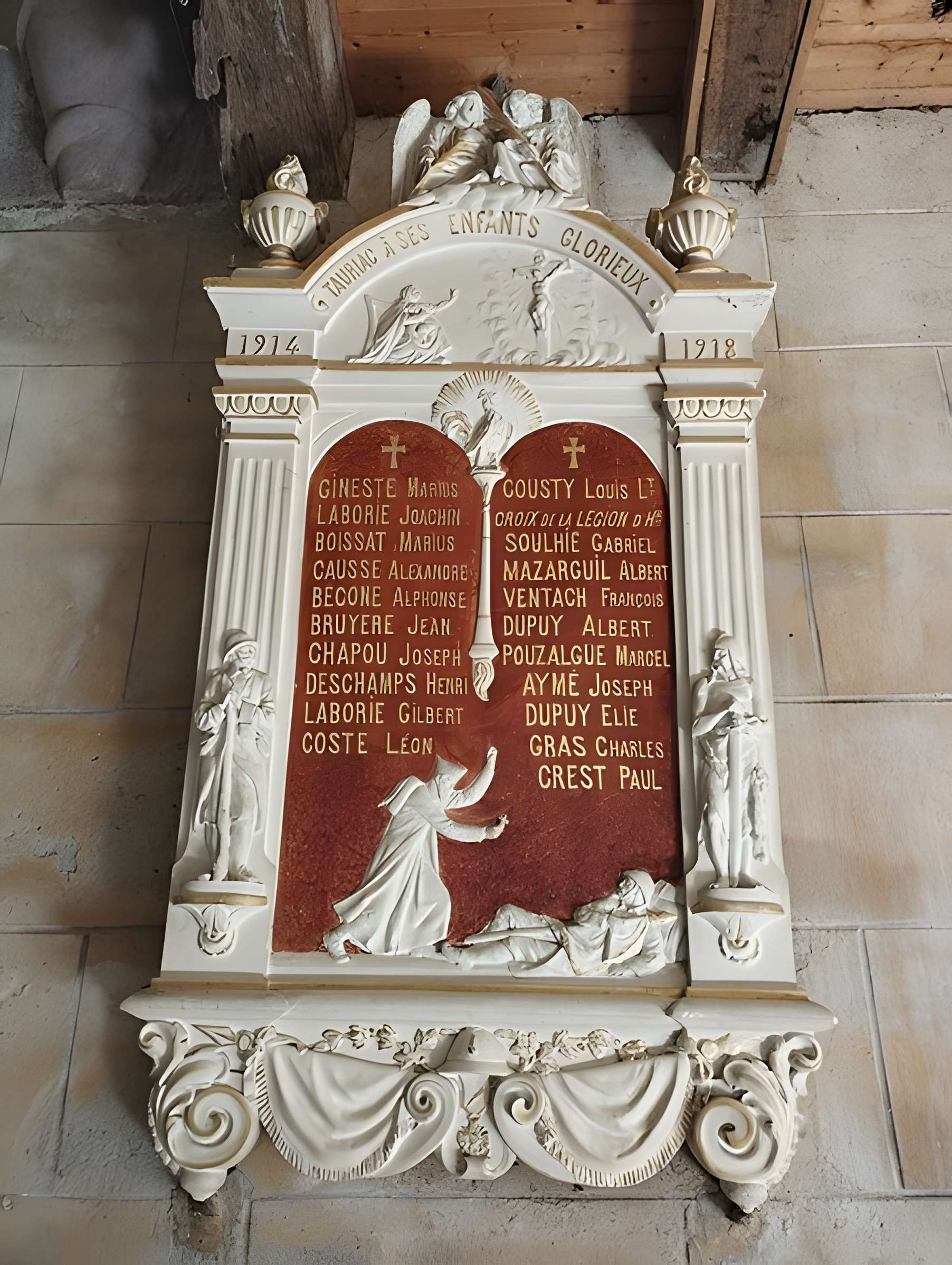 Église Saint-Martial de Tauriac