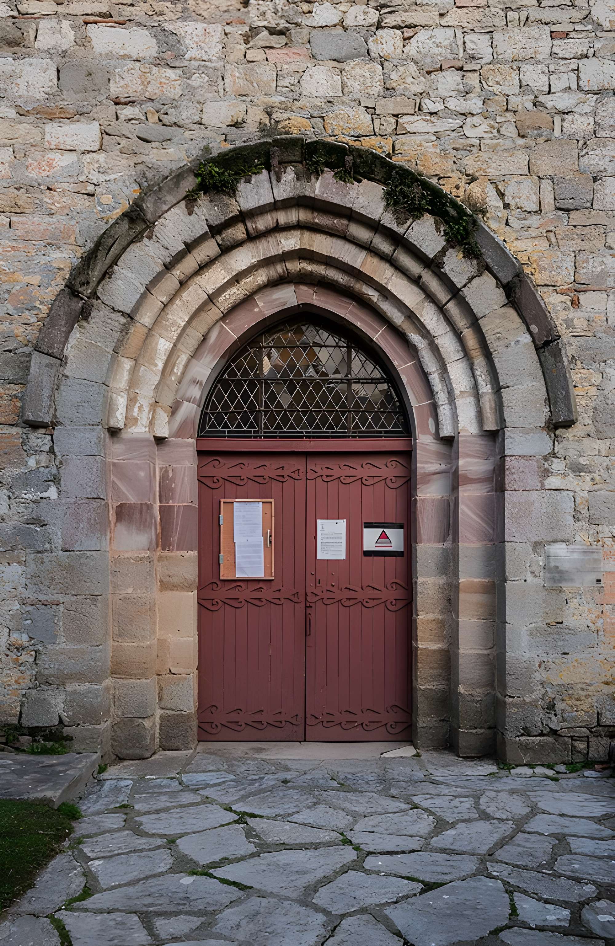 Église Saint-Martial de Tauriac