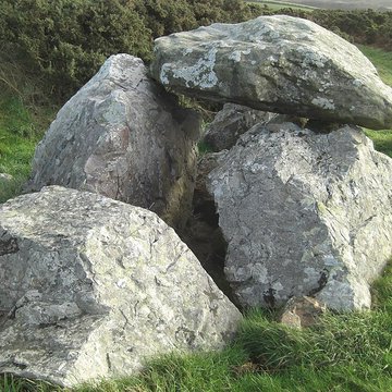 Allée couverte dite des Pierres Pouquelées