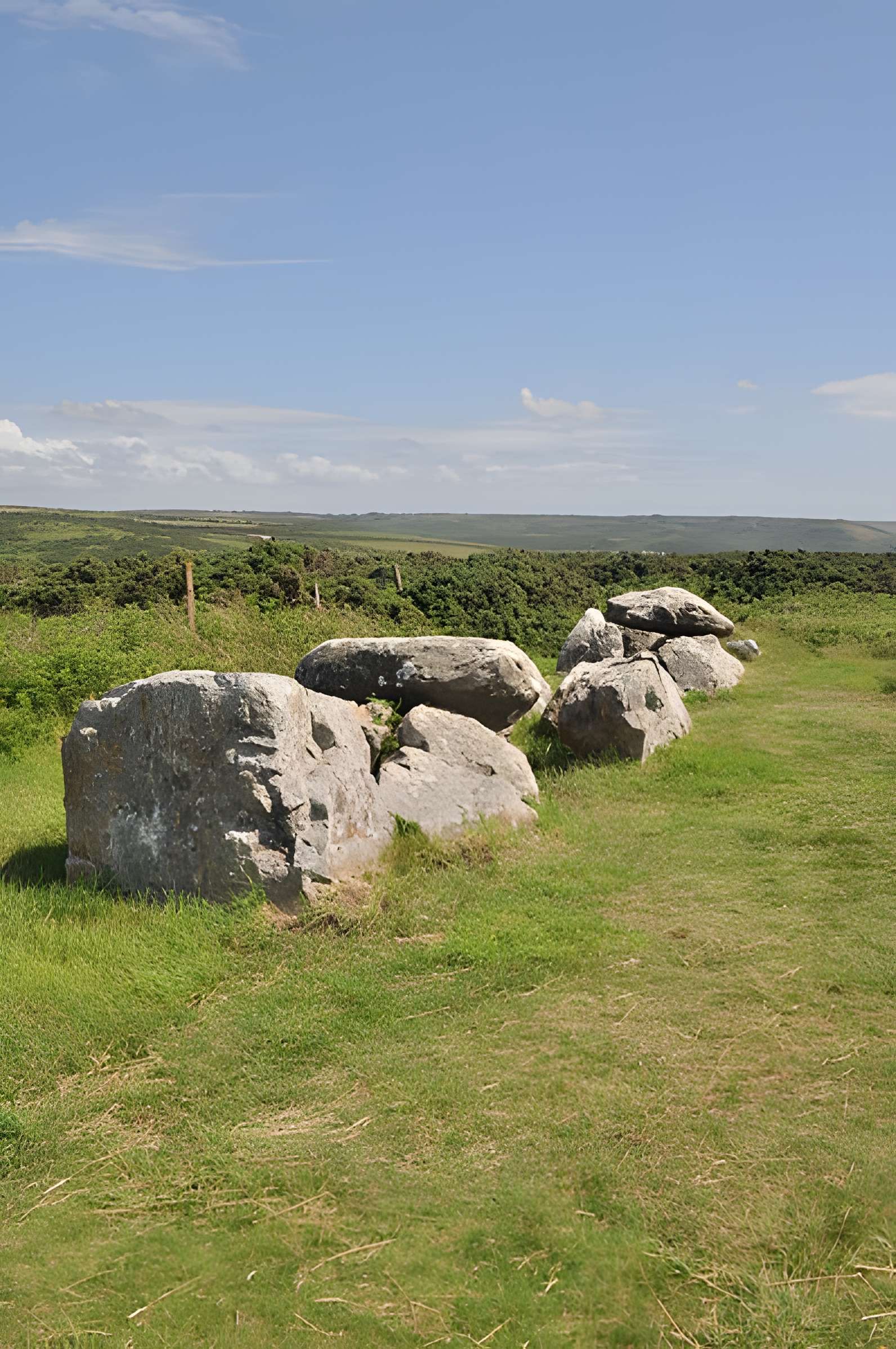Allée couverte dite des Pierres Pouquelées