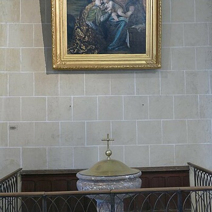 Photo de Église Saint-Martin de Beaune-la-Rolande et une croix