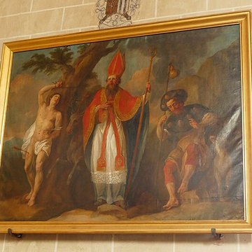 Église Saint-Martin de Beaune-la-Rolande et une croix