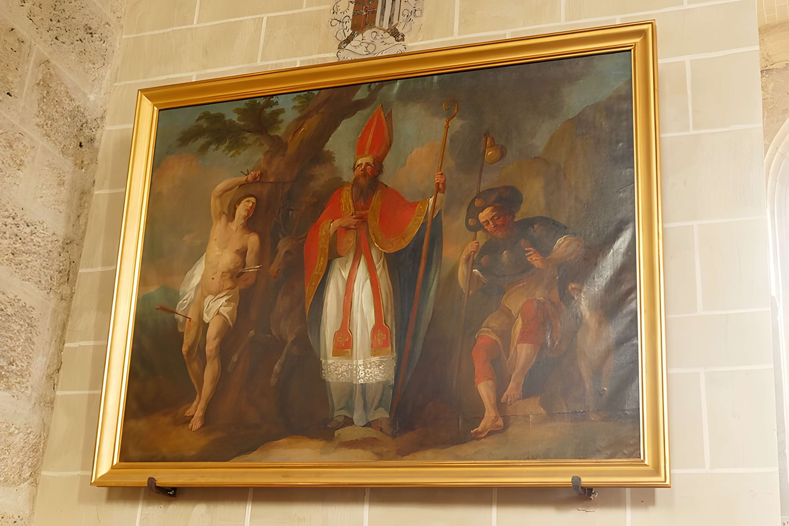 Église Saint-Martin de Beaune-la-Rolande et une croix