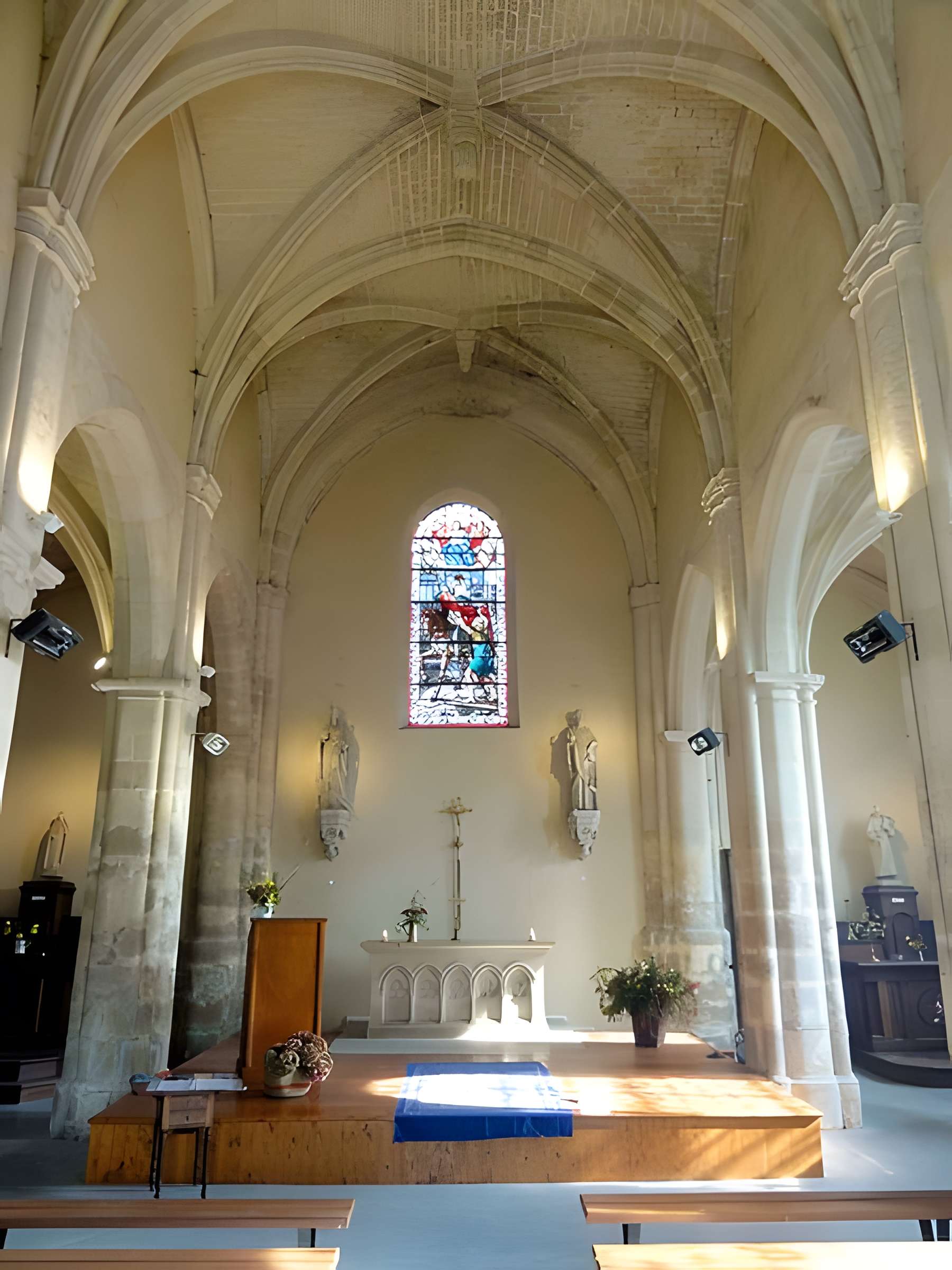 Église Saint-Martin de Bouillant