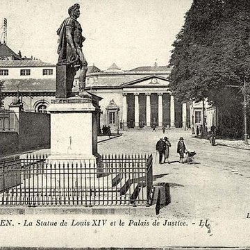 Ancien palais de justice à Caen
