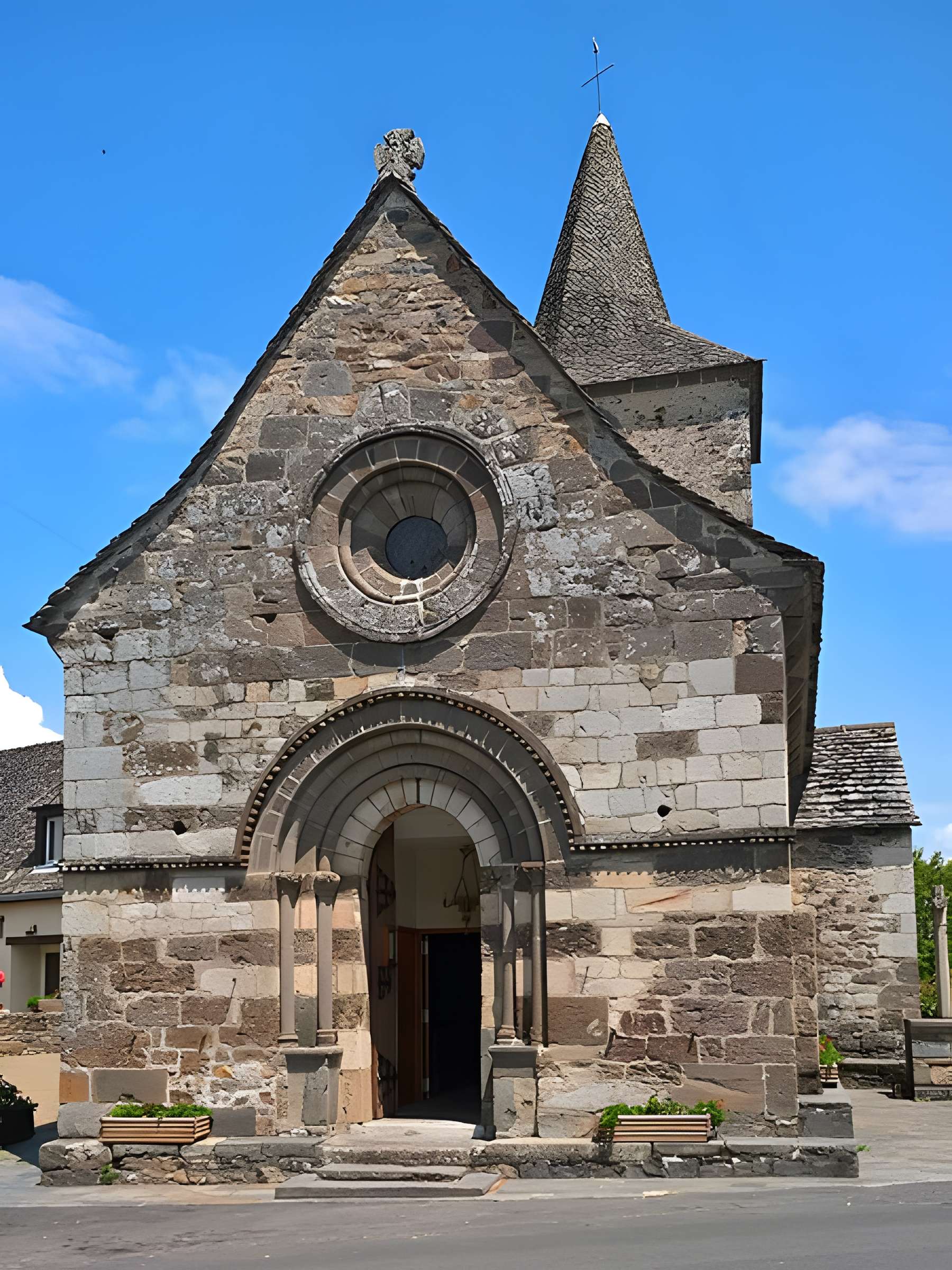 Église Saint-Martin de Chalvignac