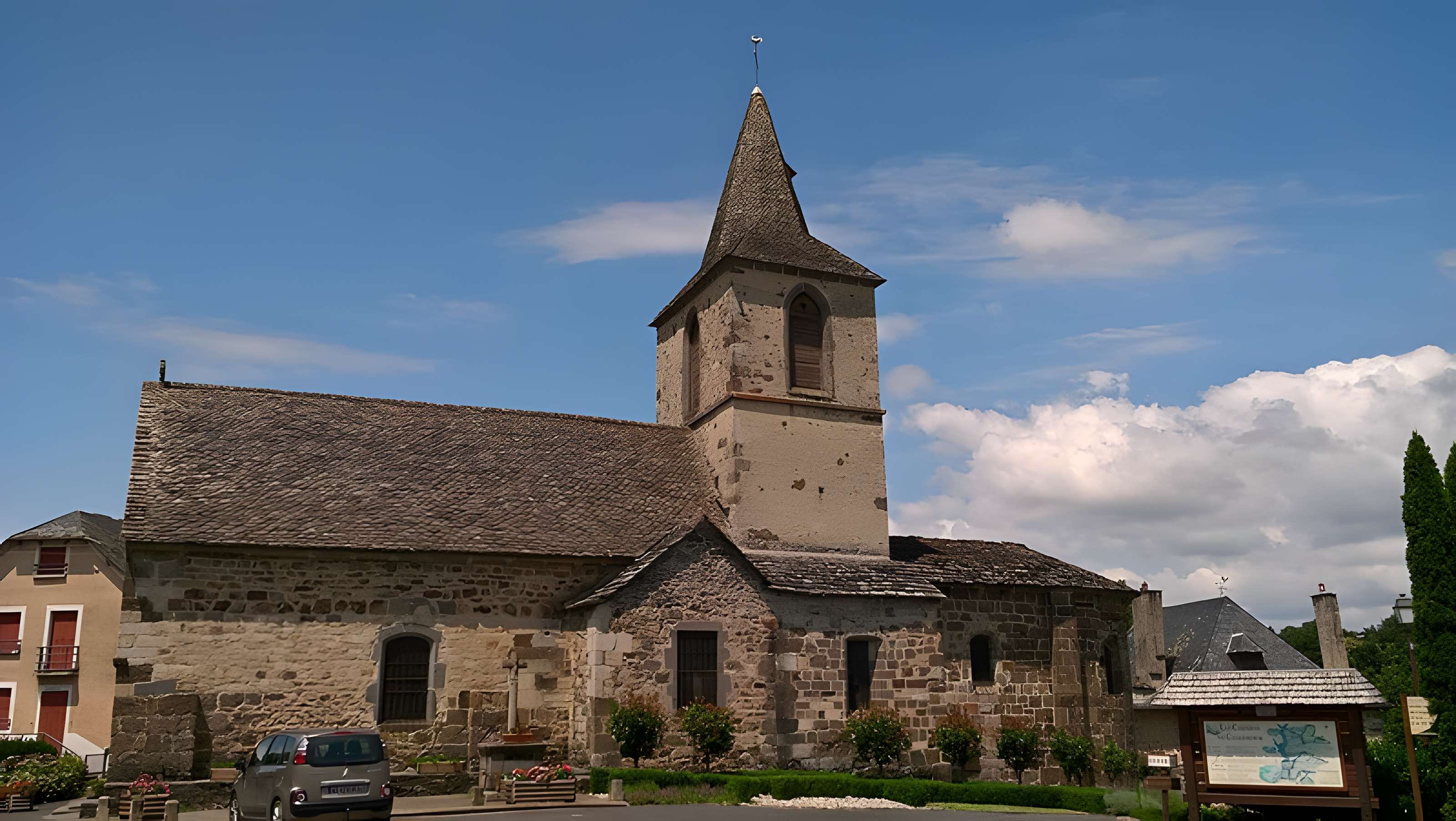 Église Saint-Martin de Chalvignac