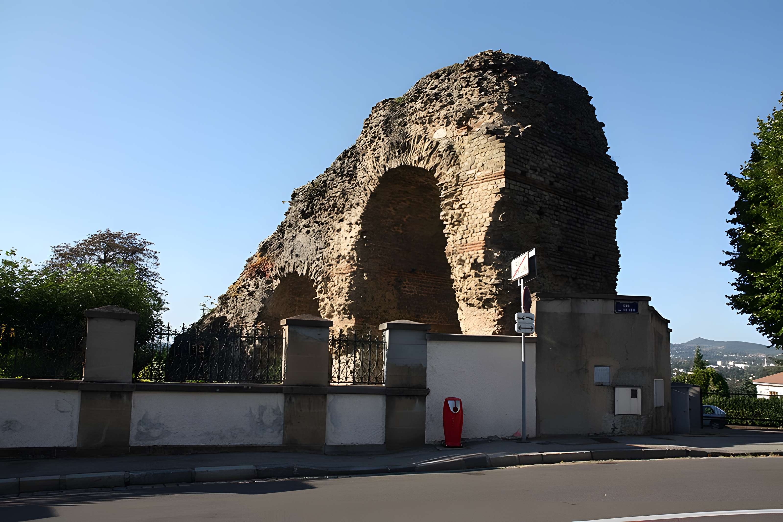 Aqueduc de la Brevenne (également sur commune d'Ecully)