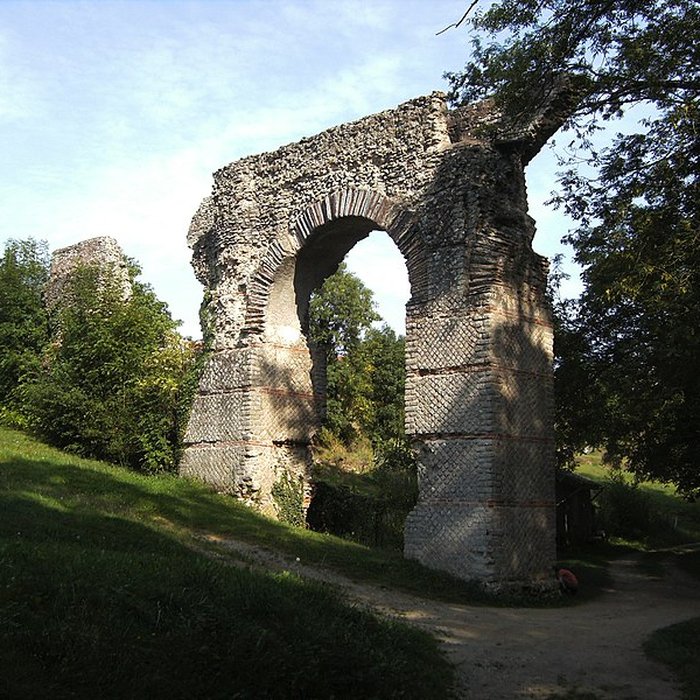 Photo de Aqueduc gallo-romain du Gier dit aussi du Mont Pilat également sur communes de Brignais, Chaponost, Lyon, Sainte-Foy-lès Lyon, Soucieu-en-Jarrest
