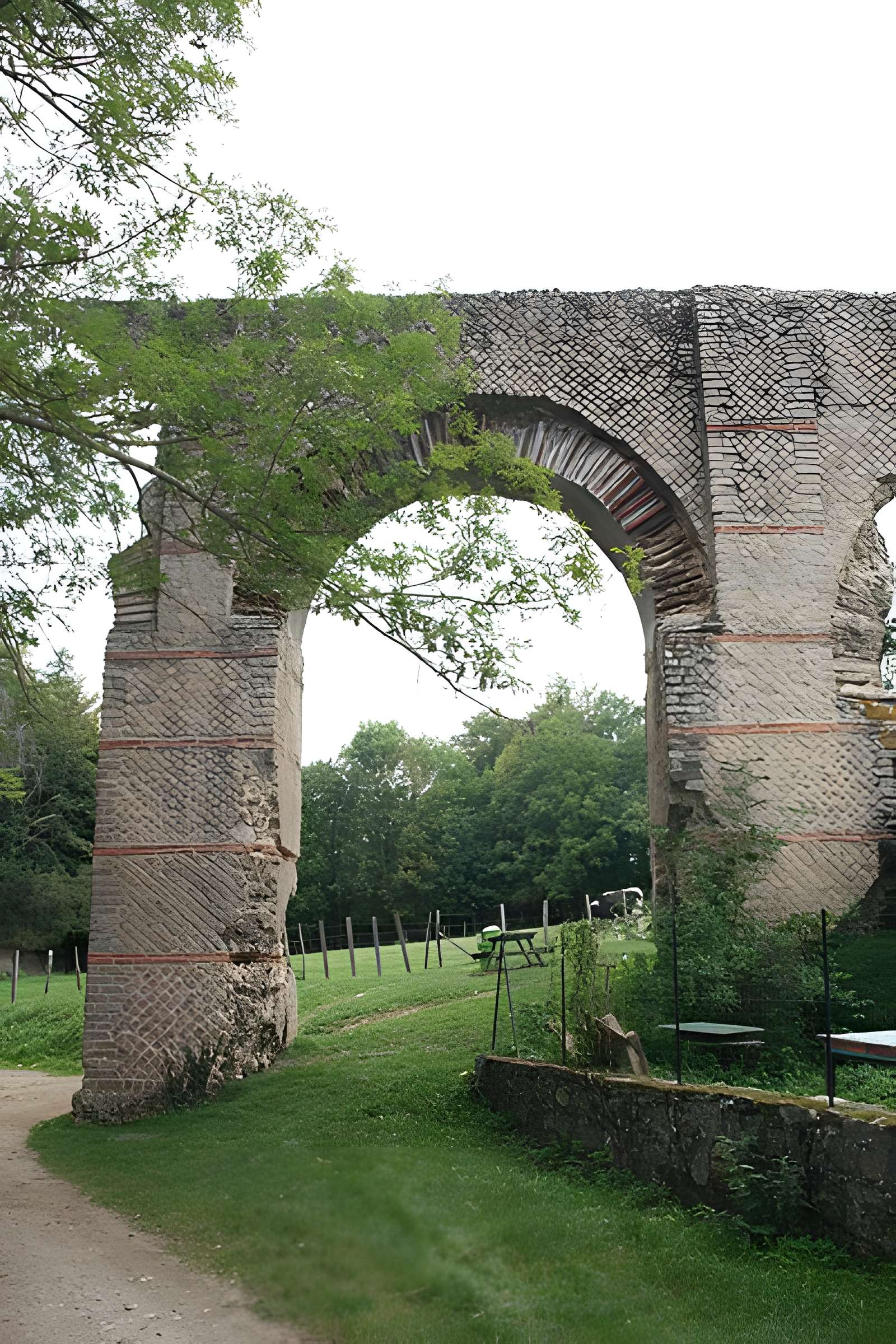 Aqueduc gallo-romain du Gier dit aussi du Mont Pilat (également sur communes de Brignais, Chaponost, Lyon, Sainte-Foy-lès Lyon, Soucieu-en-Jarrest)