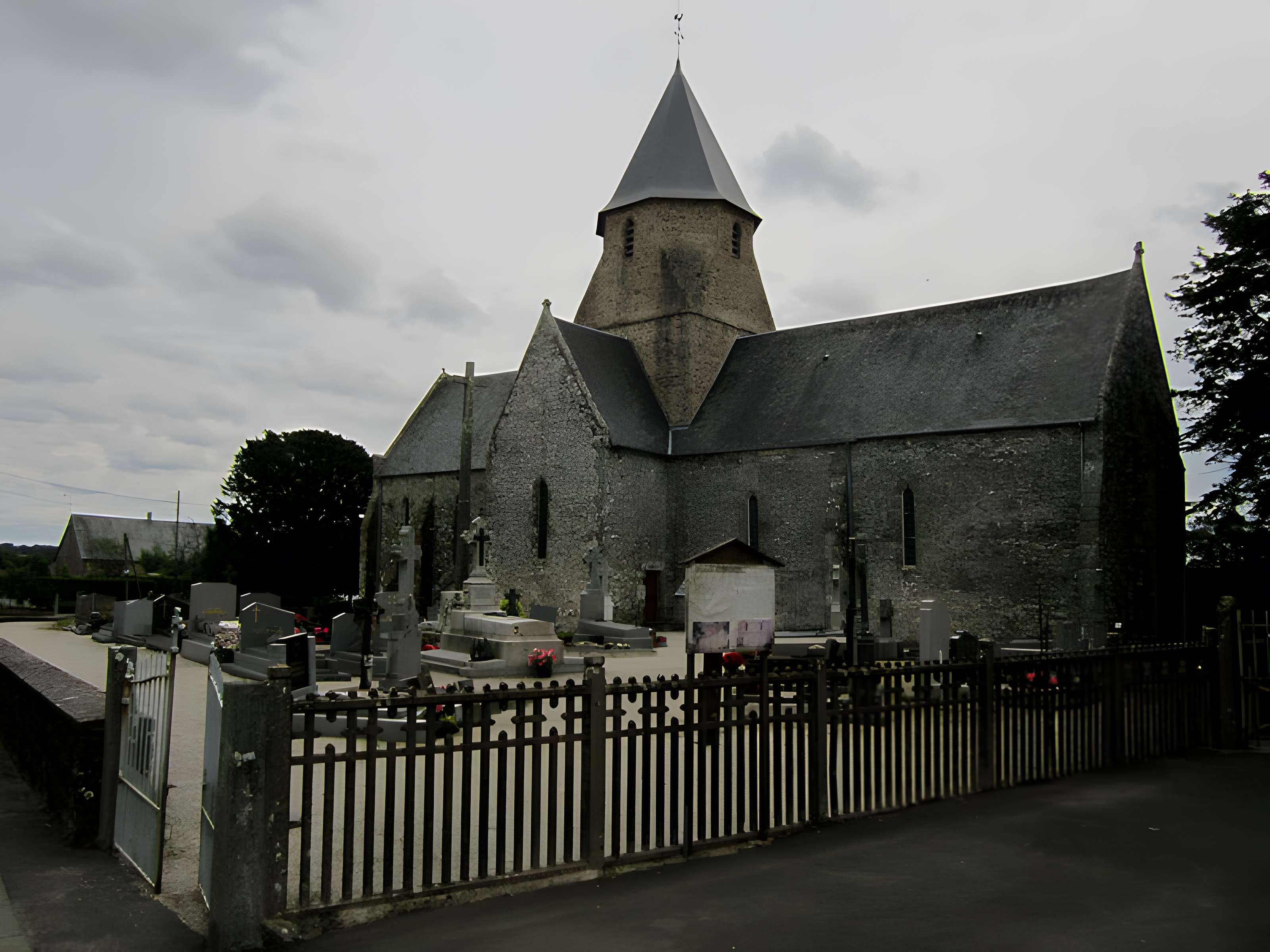 Église Saint-Martin de La Meurdraquière