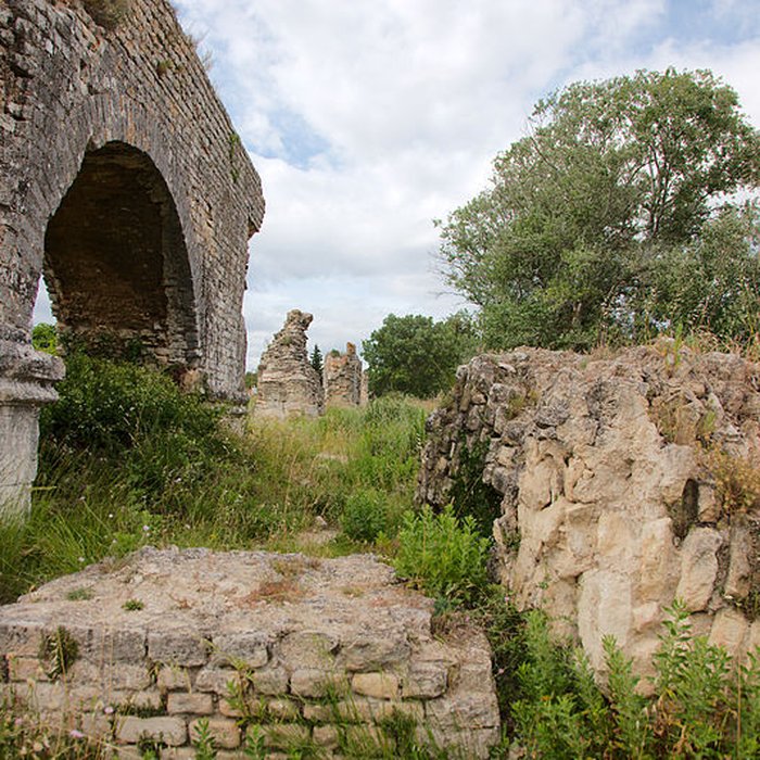 Photo de Aqueduc et moulins de Barbegal à Arles