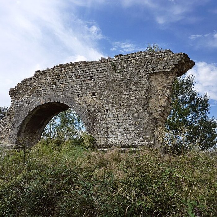 Photo de Aqueduc et moulins de Barbegal à Arles