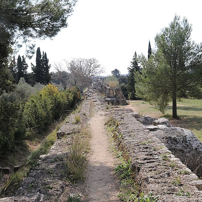 Photo de Aqueduc et moulins de Barbegal à Arles