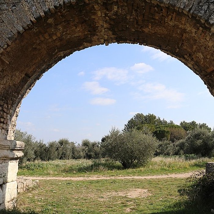 Photo de Aqueduc et moulins de Barbegal à Arles